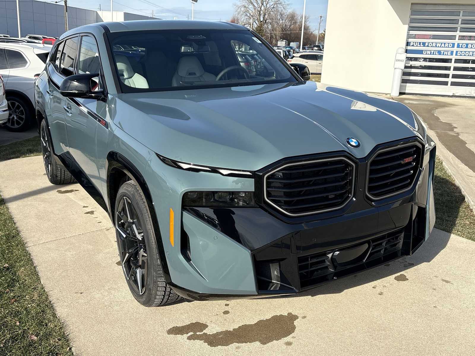 Thumbnail: 2026 BMW XM - 16