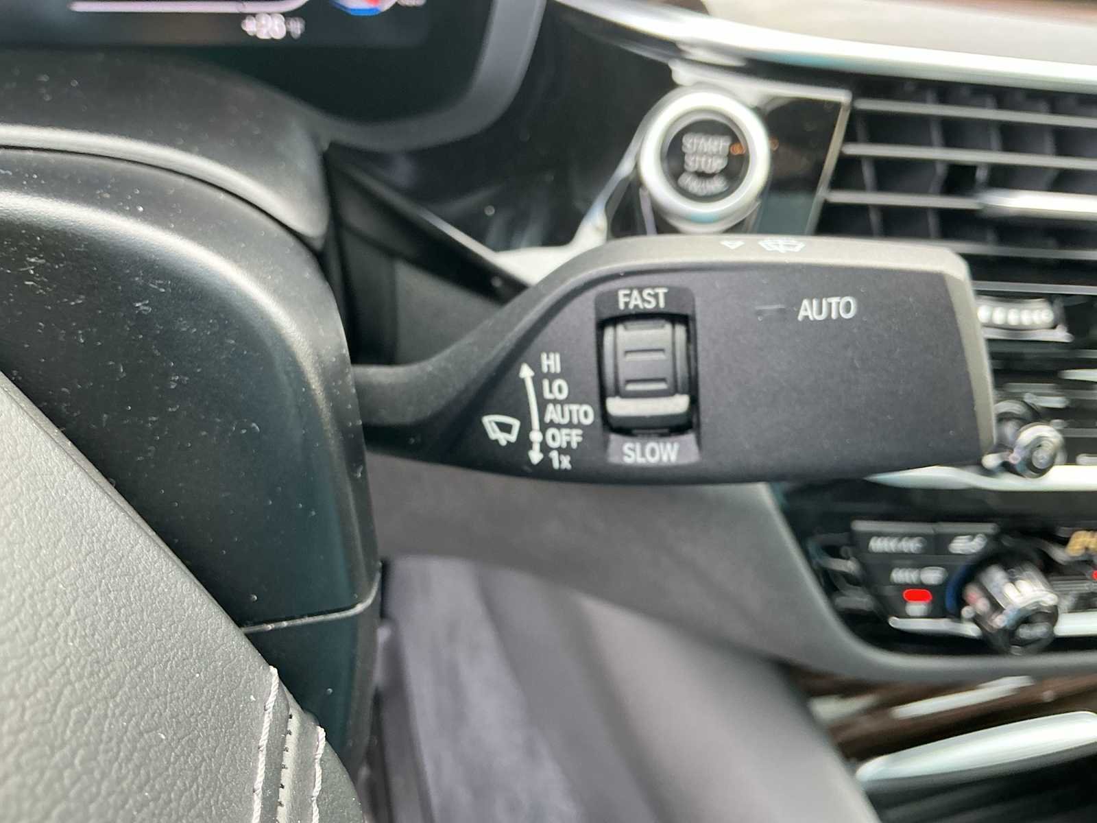 Thumbnail: 2022 BMW 5 Series - 25