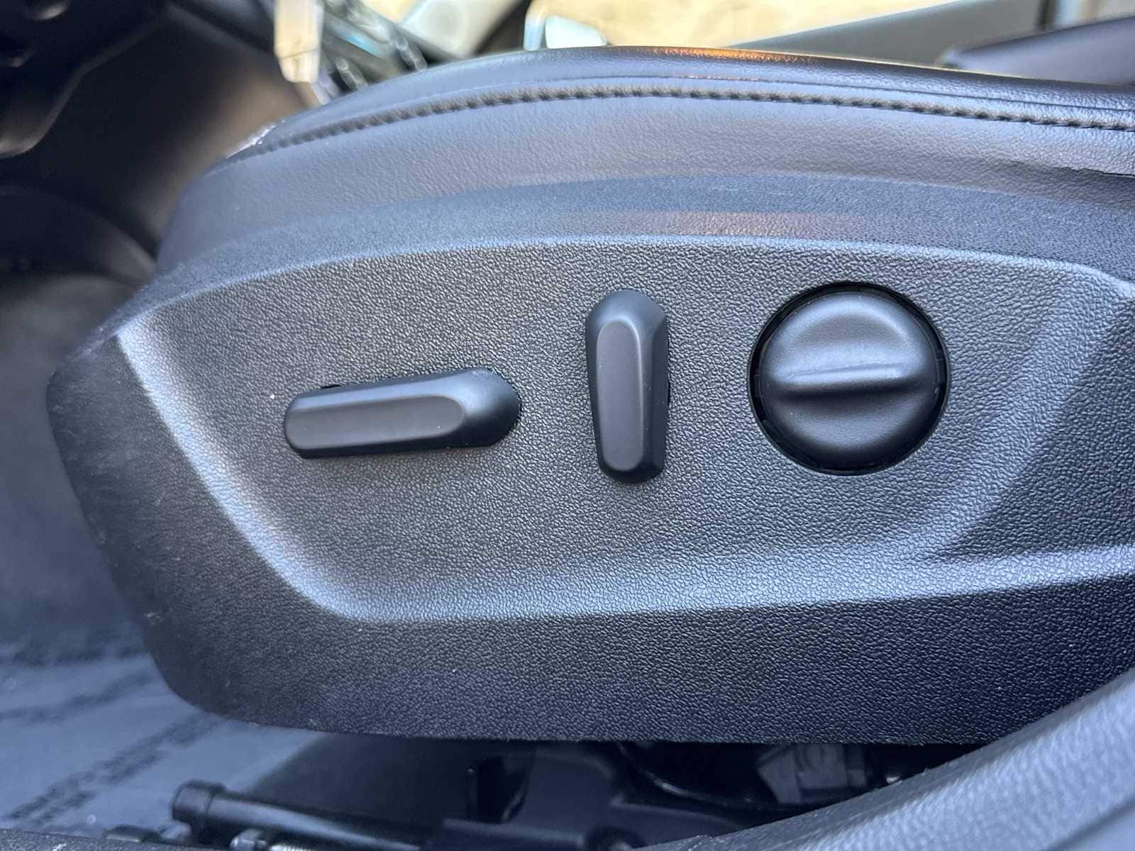 Thumbnail: 2015 Chevrolet Malibu - 18