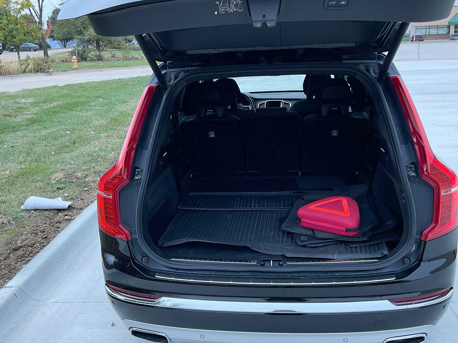 Thumbnail: 2020 Volvo XC90 - 38