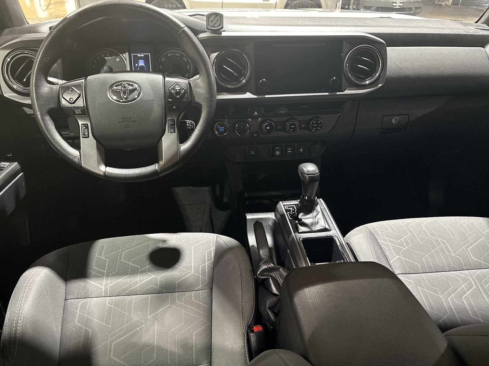 Thumbnail: 2018 Toyota Tacoma - 16