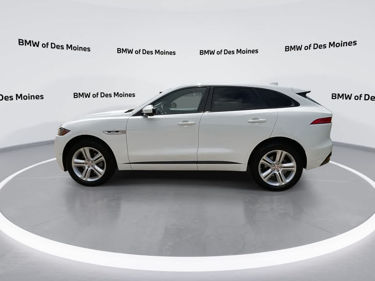 Thumbnail: 2017 Jaguar F-Pace - 5
