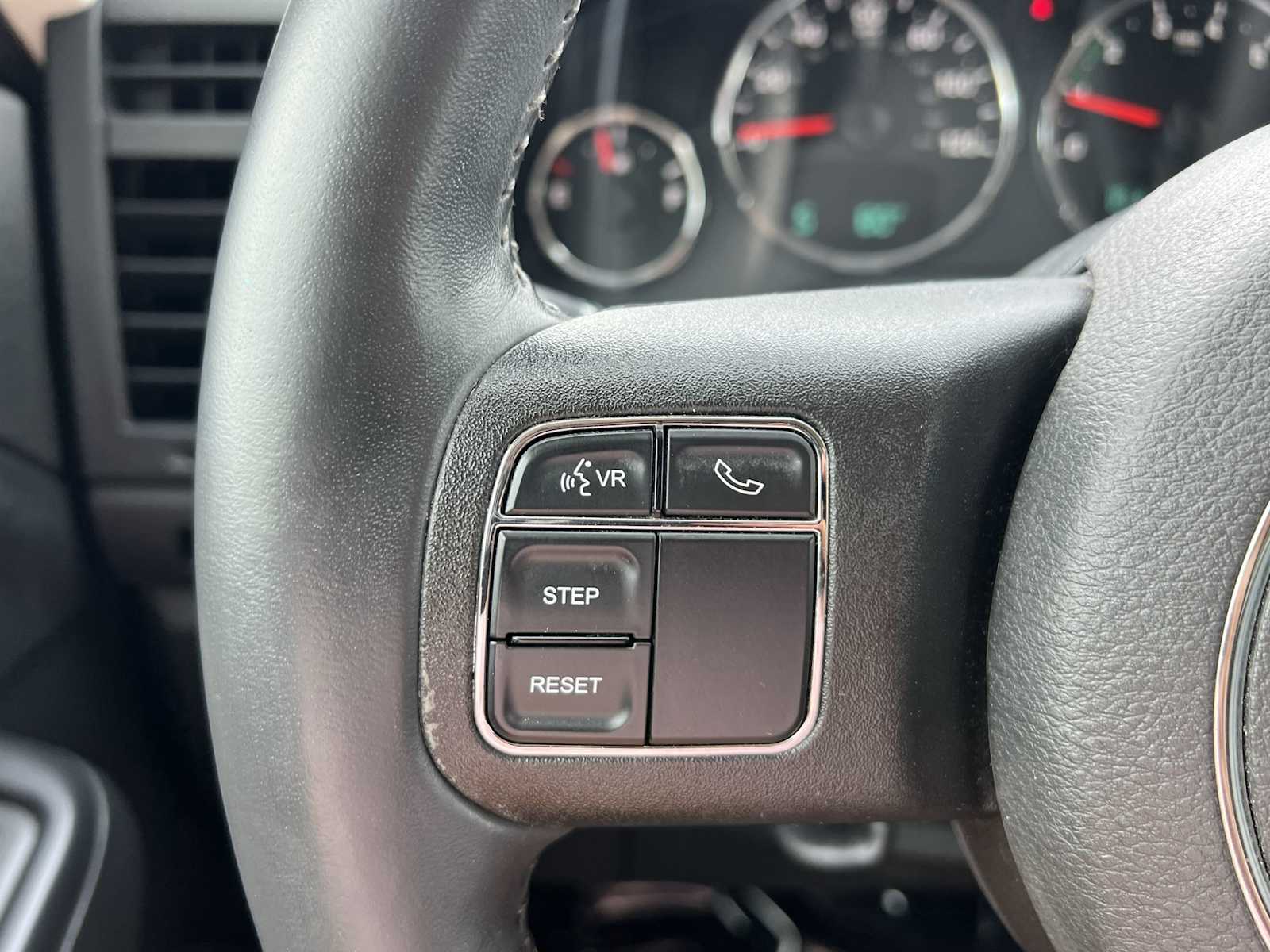 Thumbnail: 2012 Jeep Liberty - 23