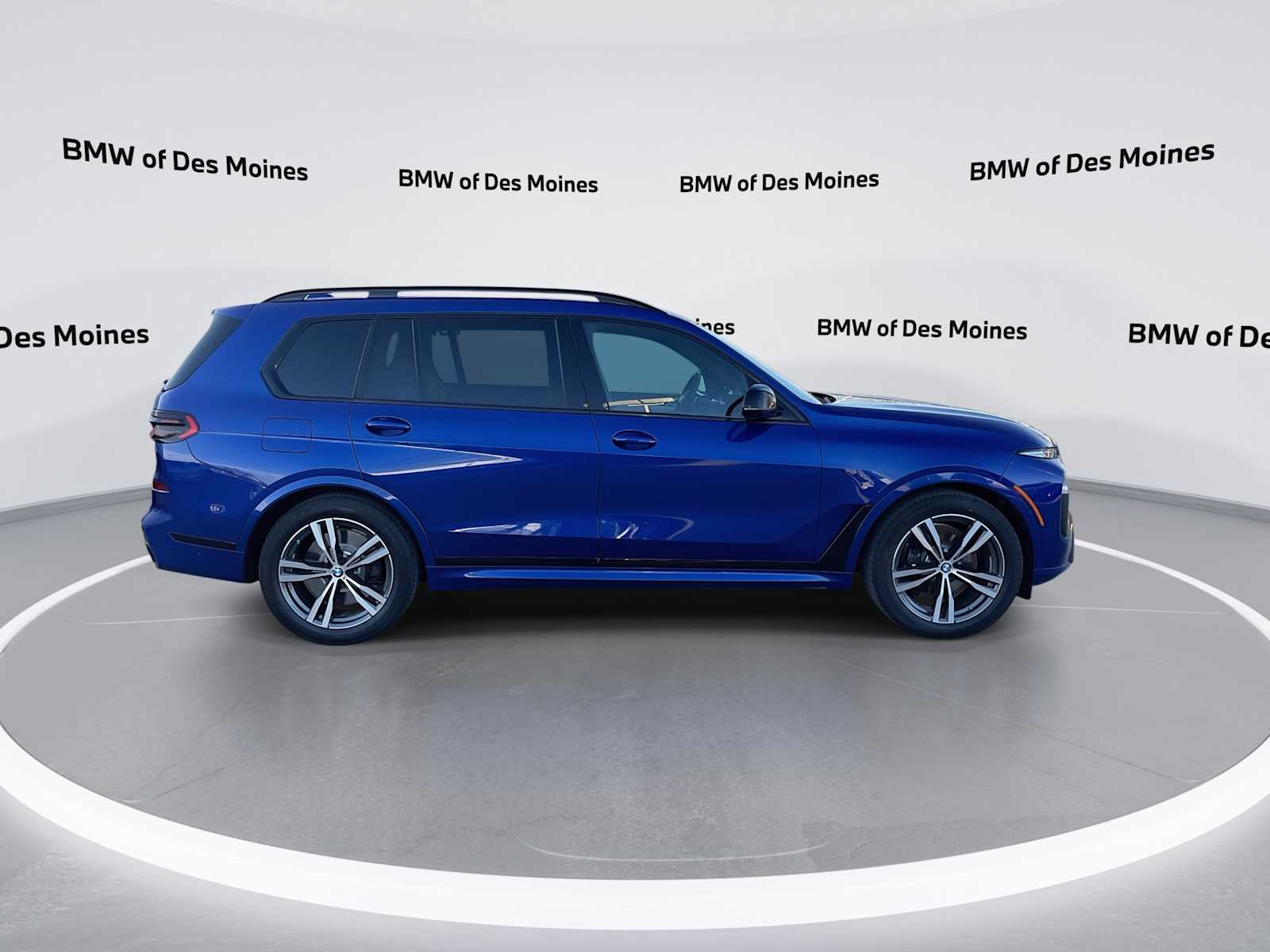 Thumbnail: 2026 BMW X7 - 9