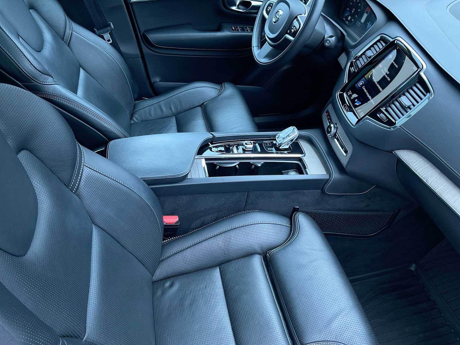 Thumbnail: 2020 Volvo XC90 - 16