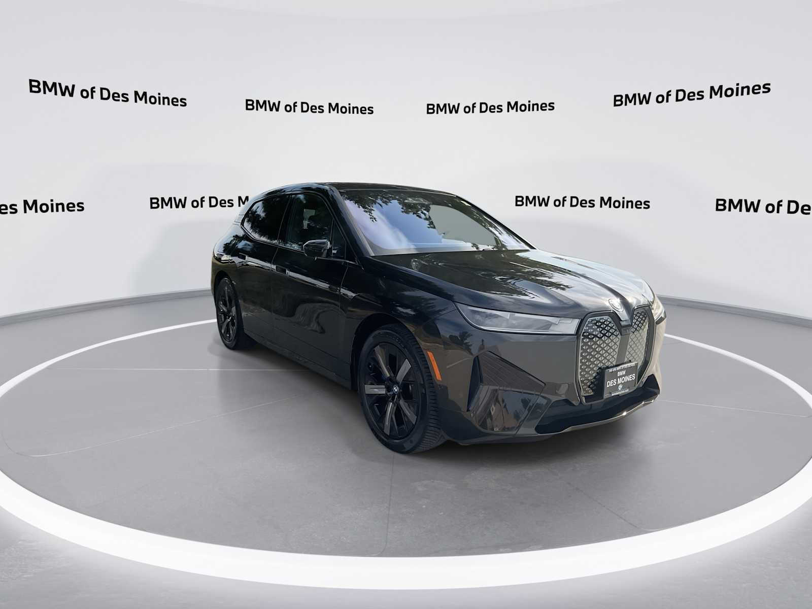 Used 2022 BMW iX Base with VIN WB523CF07NCJ71371 for sale in Urbandale, IA