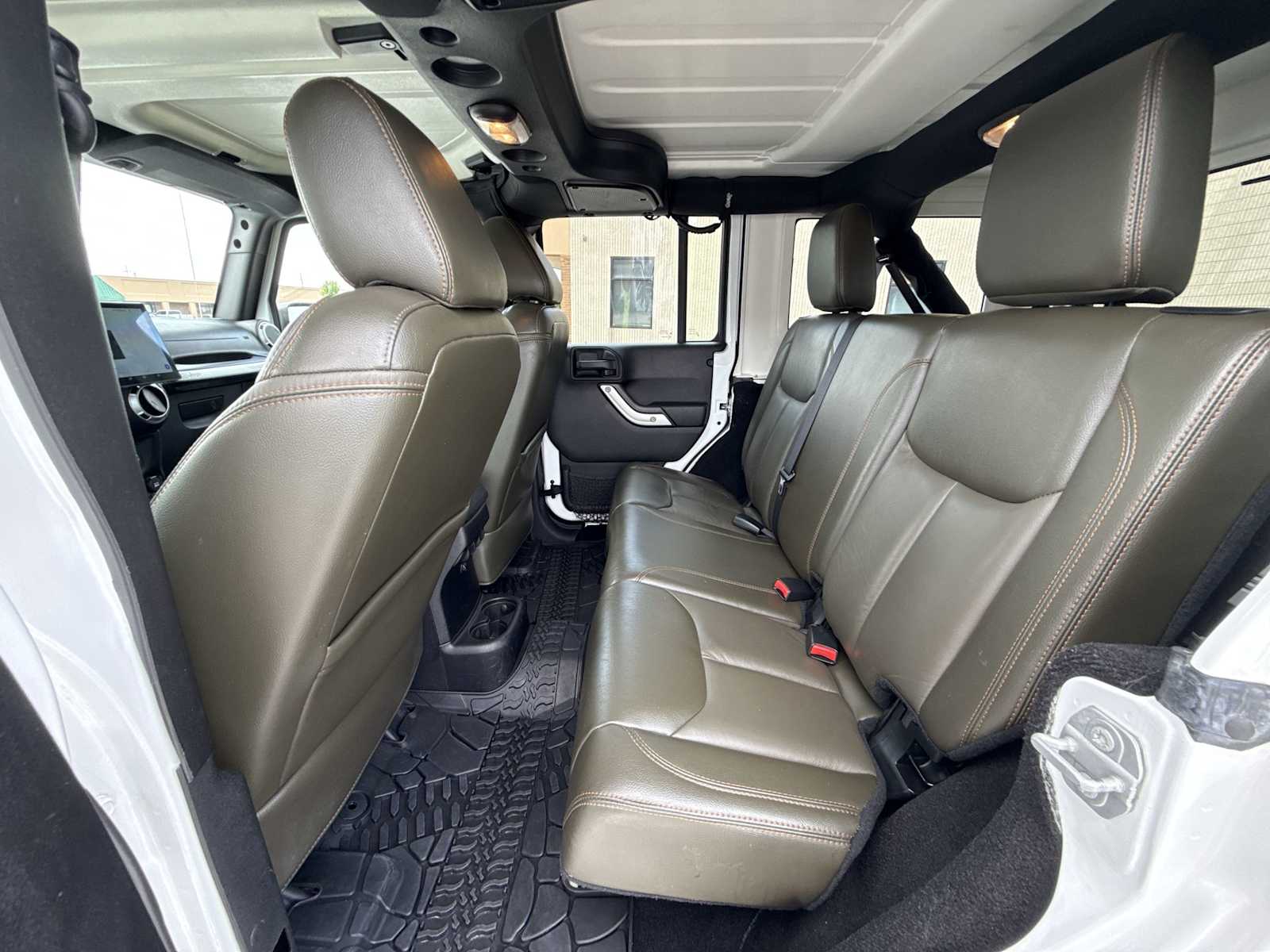 Thumbnail: 2016 Jeep Wrangler - 22