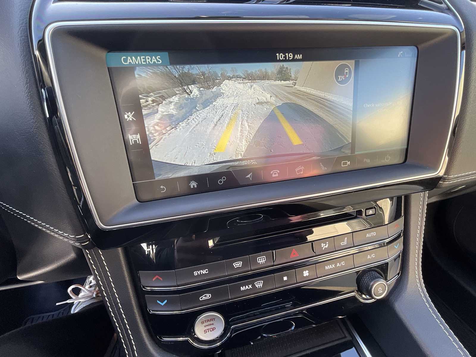 Thumbnail: 2018 Jaguar F-Pace - 29