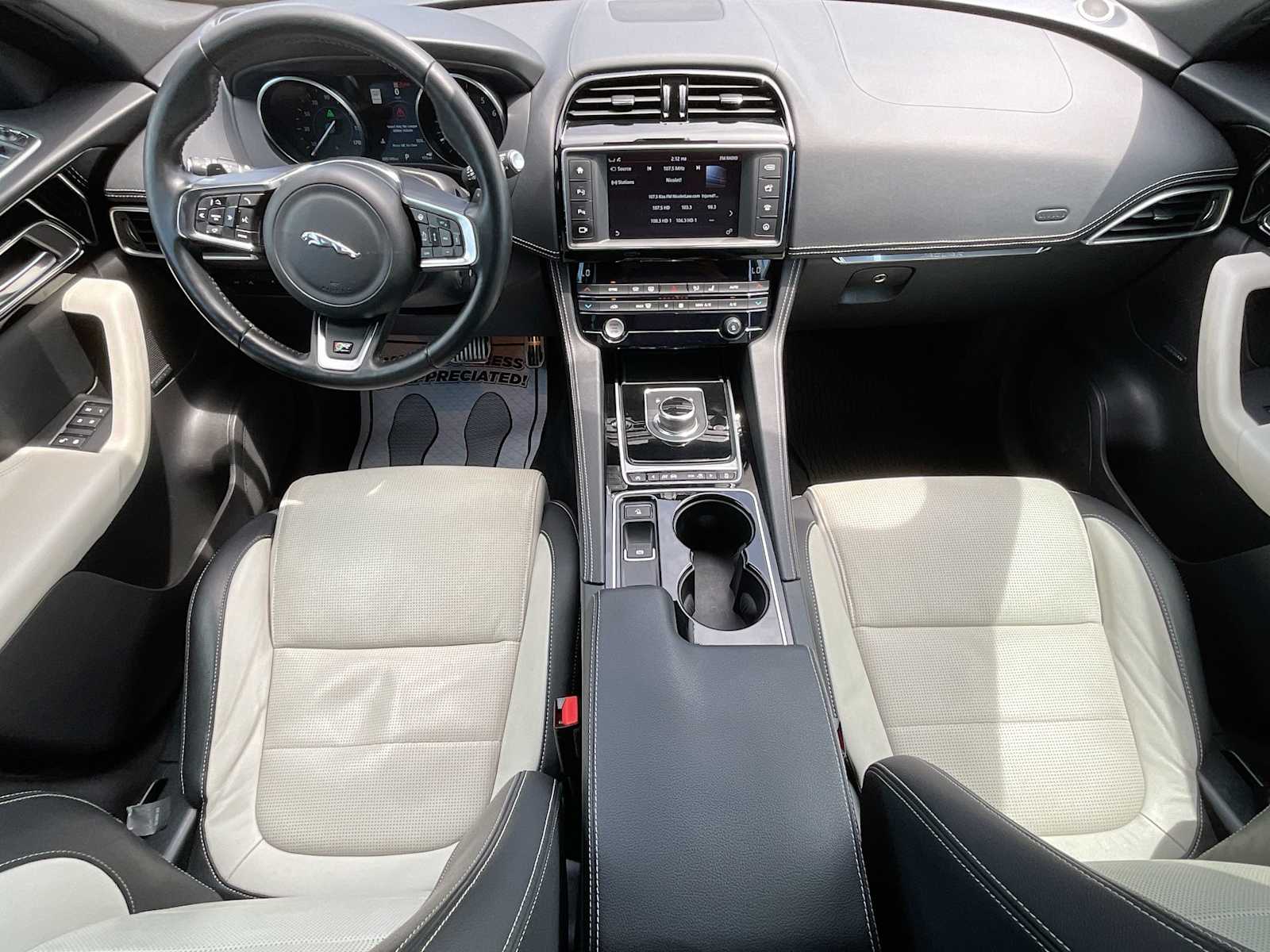 Thumbnail: 2017 Jaguar F-Pace - 15