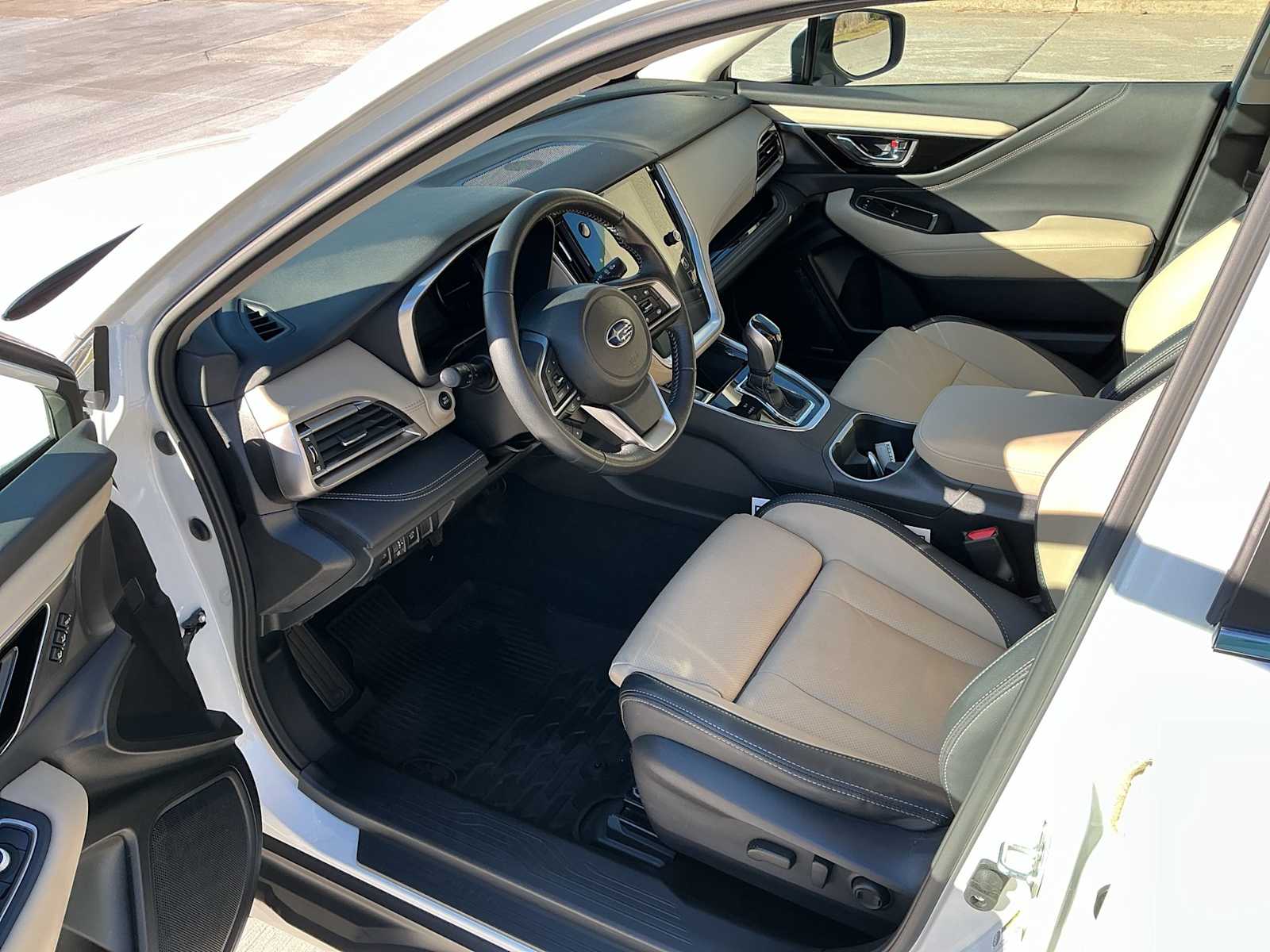 Thumbnail: 2022 Subaru Outback - 10