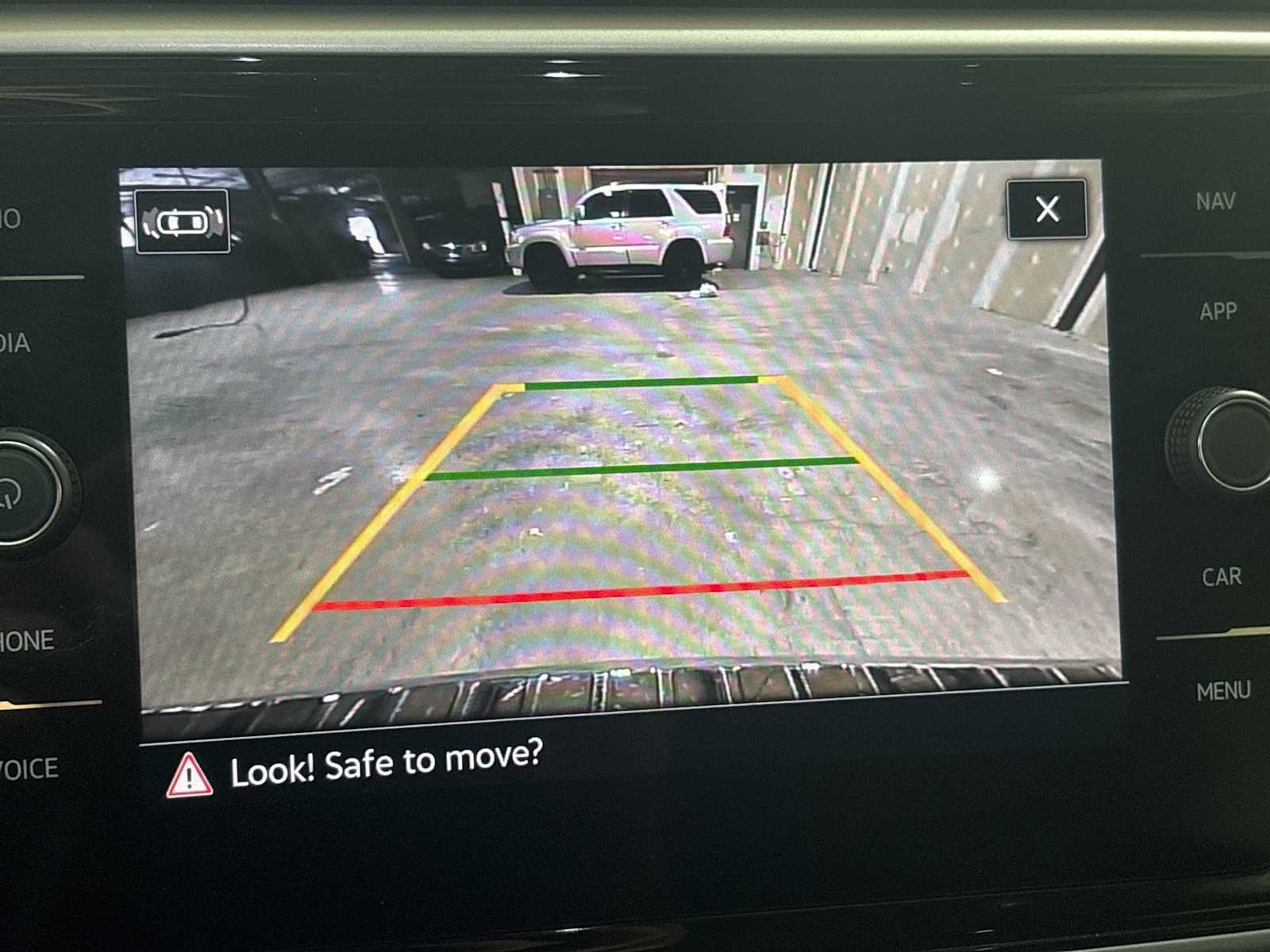 Thumbnail: 2023 Volkswagen Atlas - 27