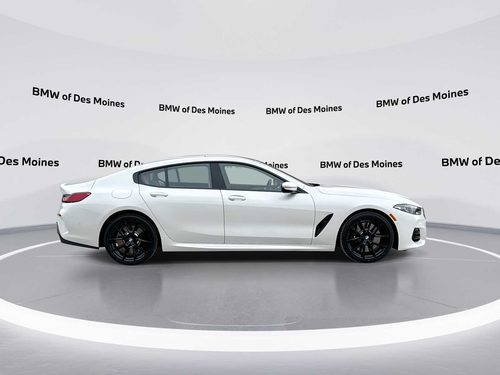 2026 BMW 8 Series 840i - Photo 9