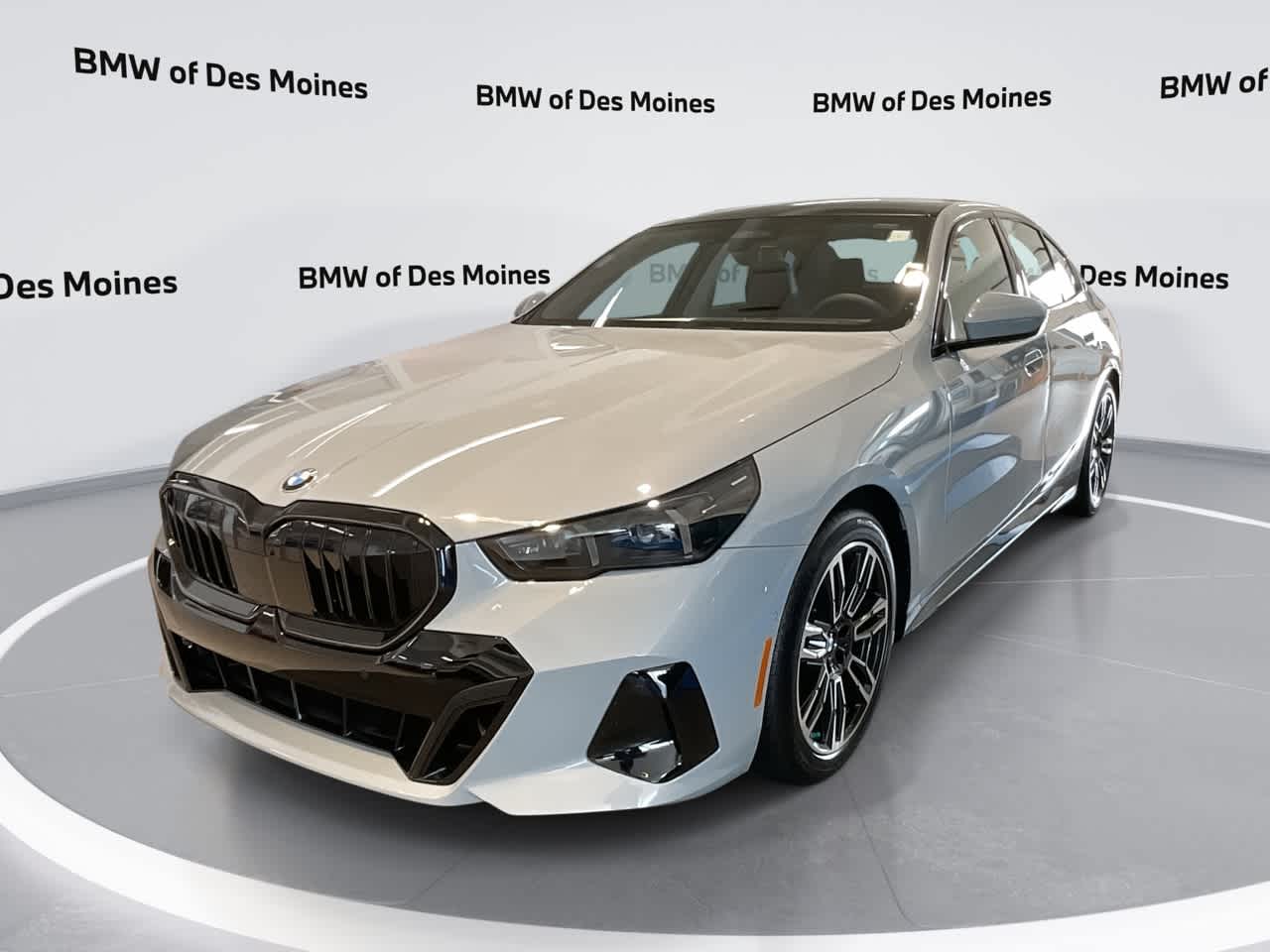 Thumbnail: 2026 BMW 5 Series - 1
