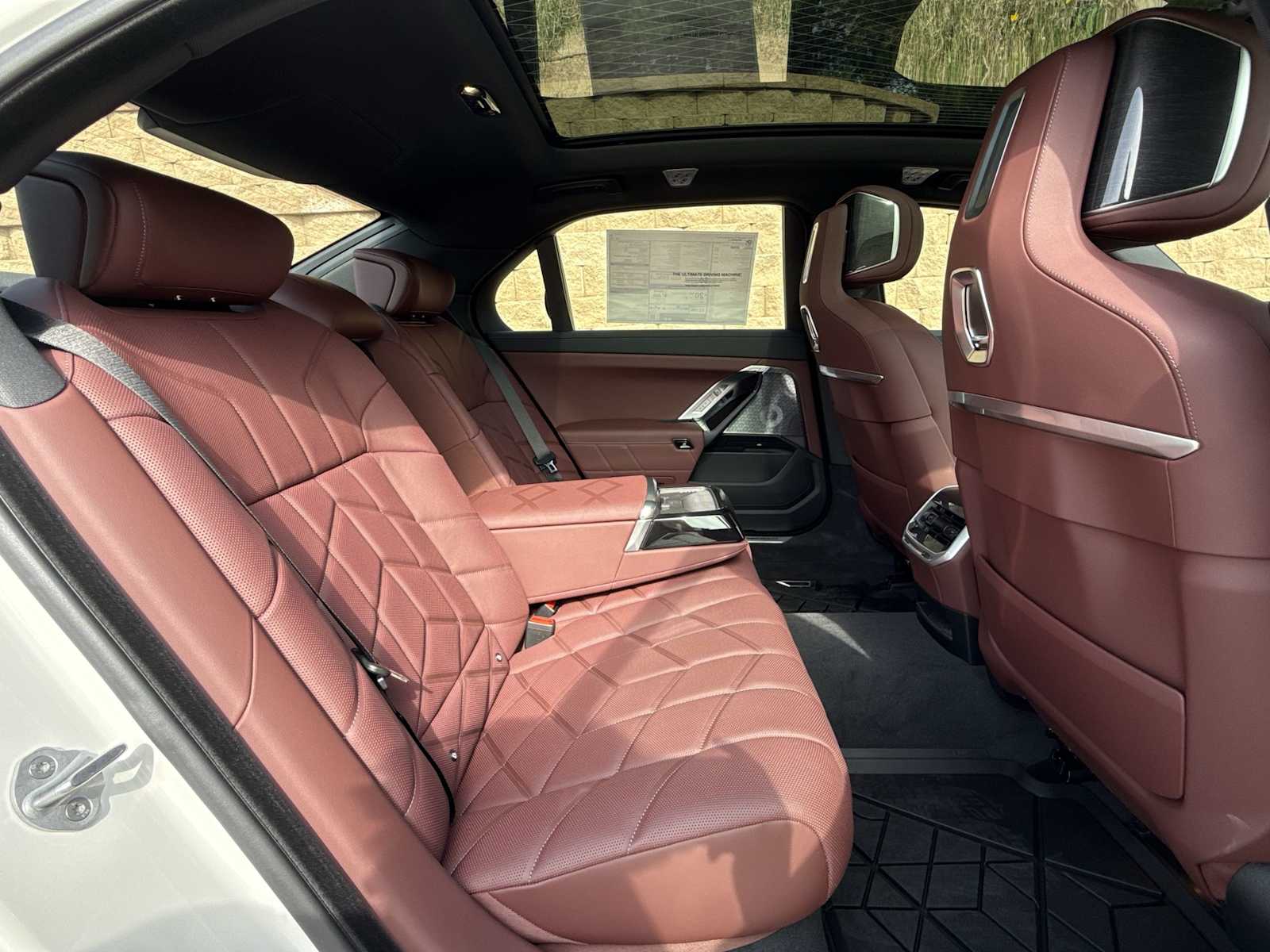 Thumbnail: 2026 BMW 7 Series - 22