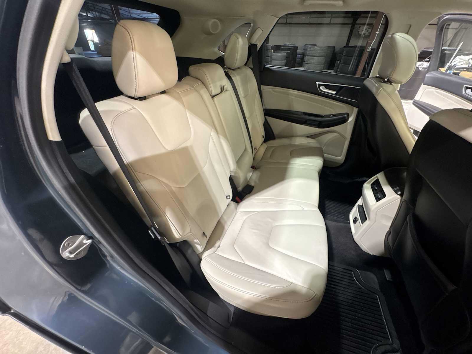 Thumbnail: 2016 Ford Edge - 19