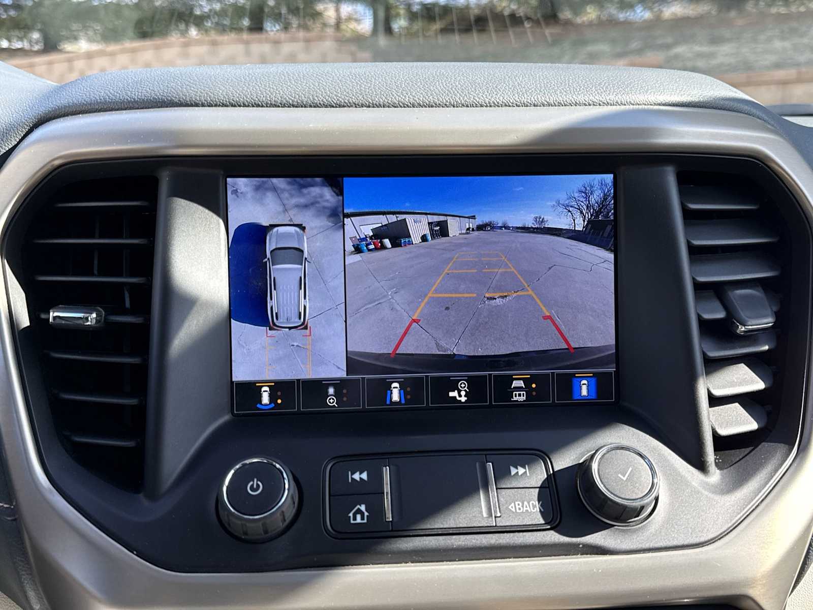 Thumbnail: 2021 GMC Acadia - 31