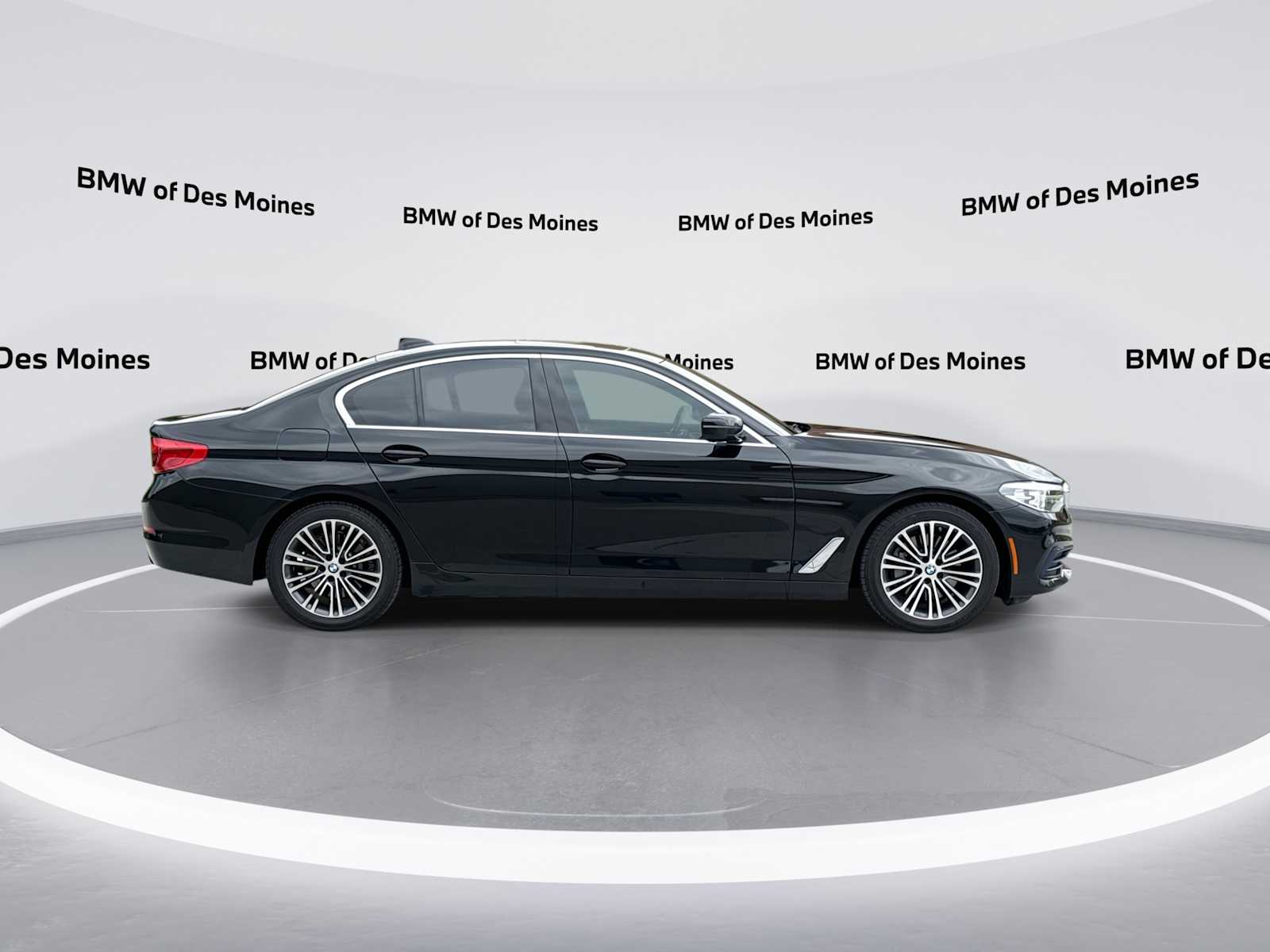 Thumbnail: 2019 BMW 5 Series - 9