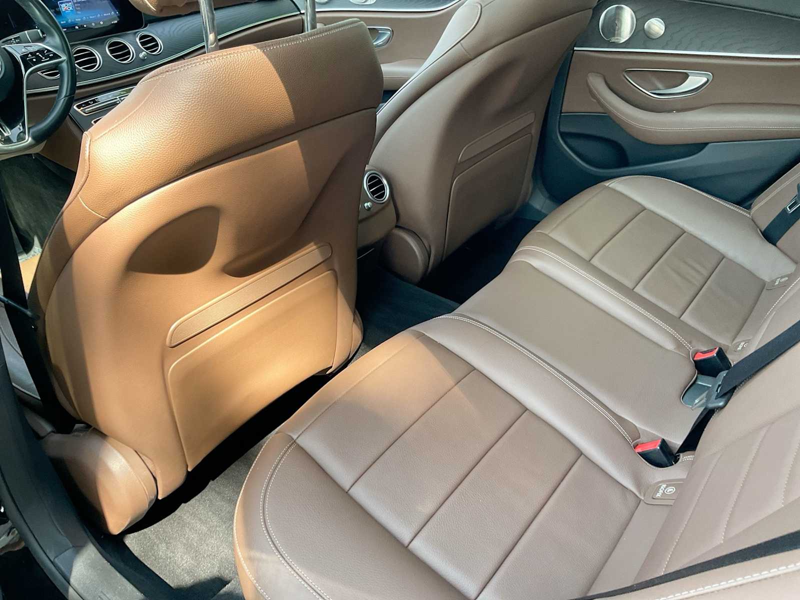 Thumbnail: 2022 Mercedes-Benz E-Class - 18