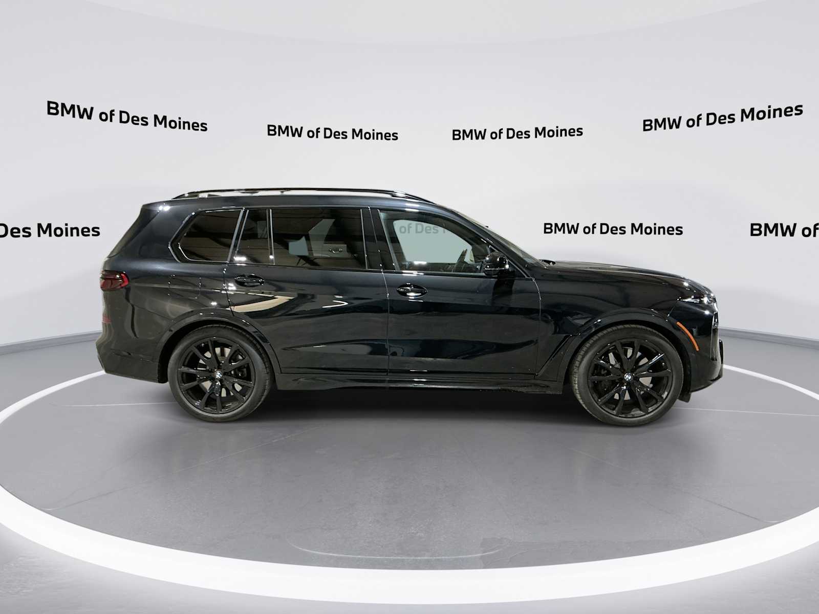 Thumbnail: 2025 BMW X7 - 9