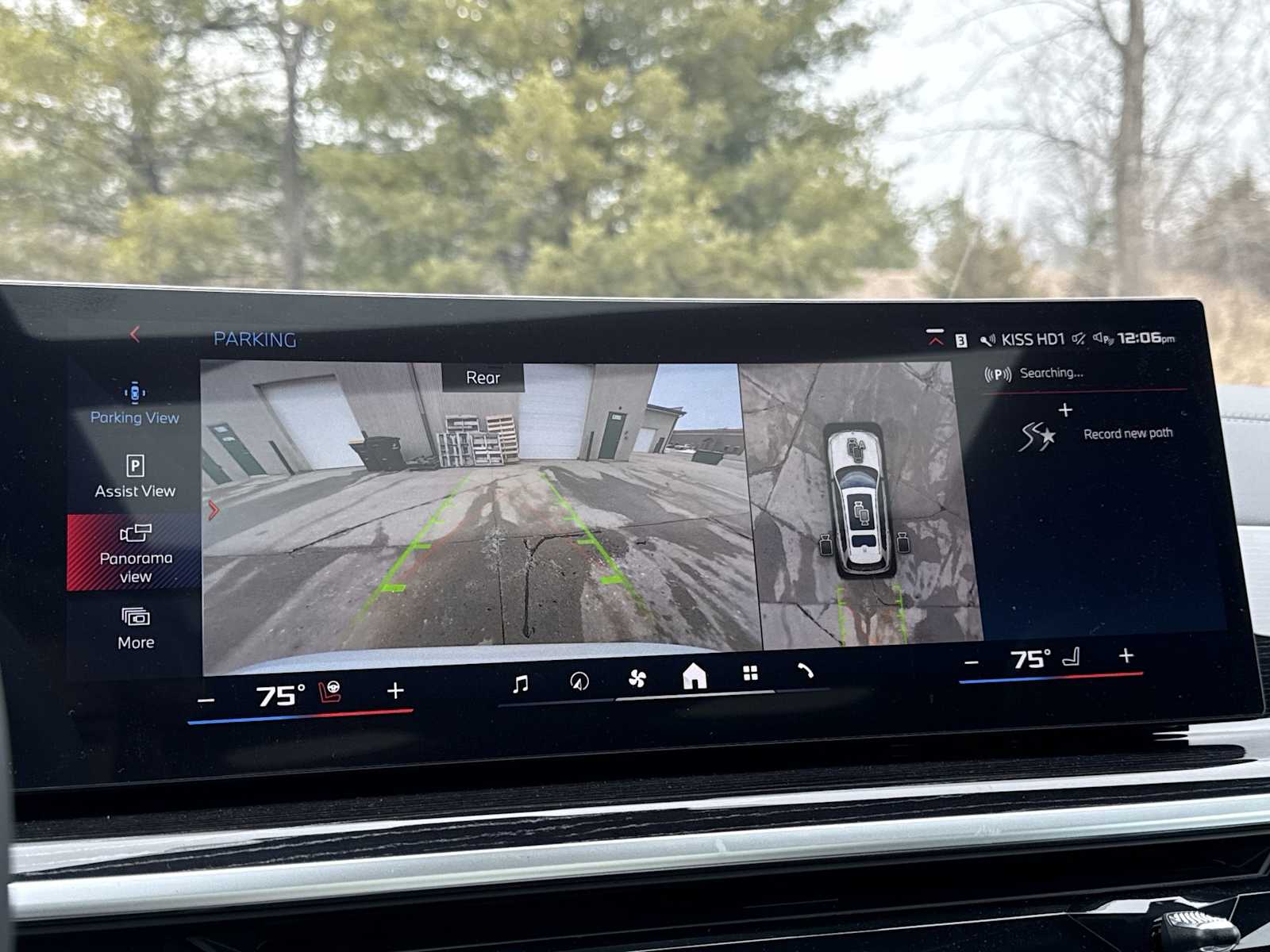 Thumbnail: 2026 BMW X7 - 32