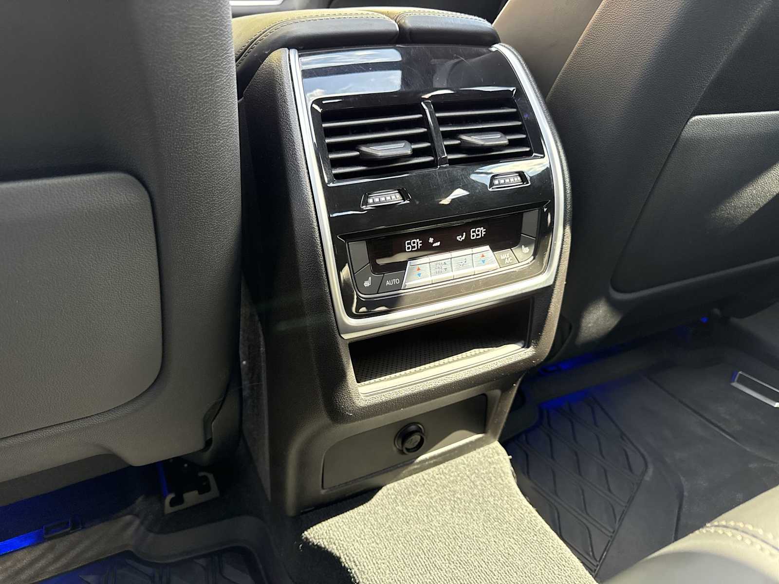 Thumbnail: 2025 BMW X6 - 42