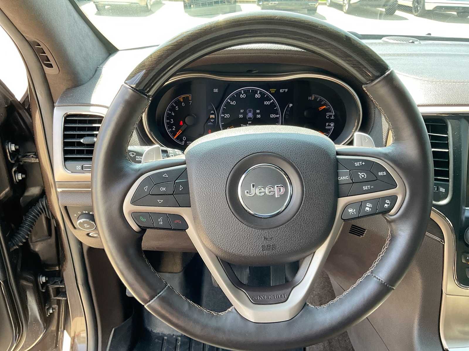 Thumbnail: 2017 Jeep Grand Cherokee - 25