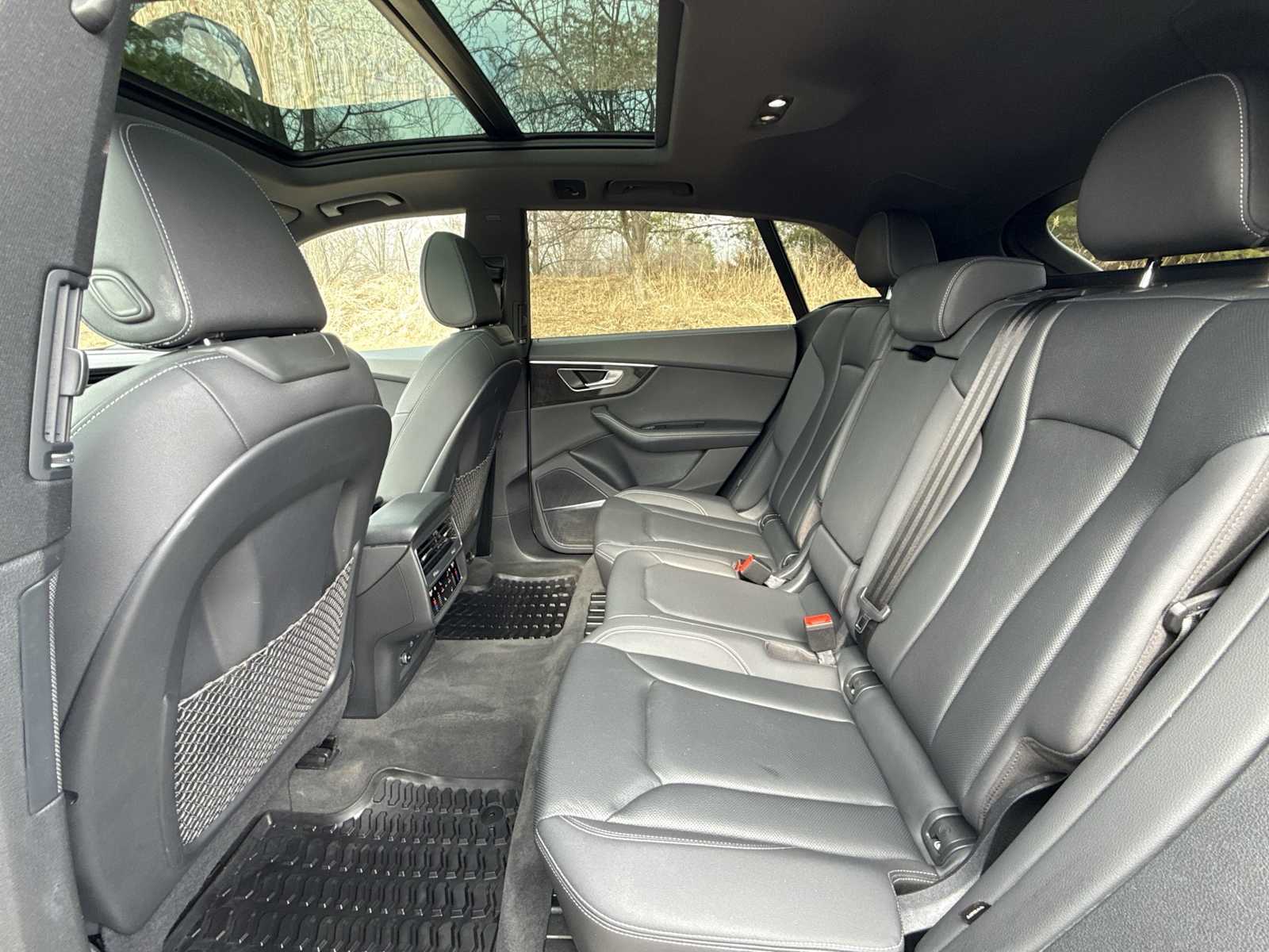 Thumbnail: 2022 Audi Q8 - 21