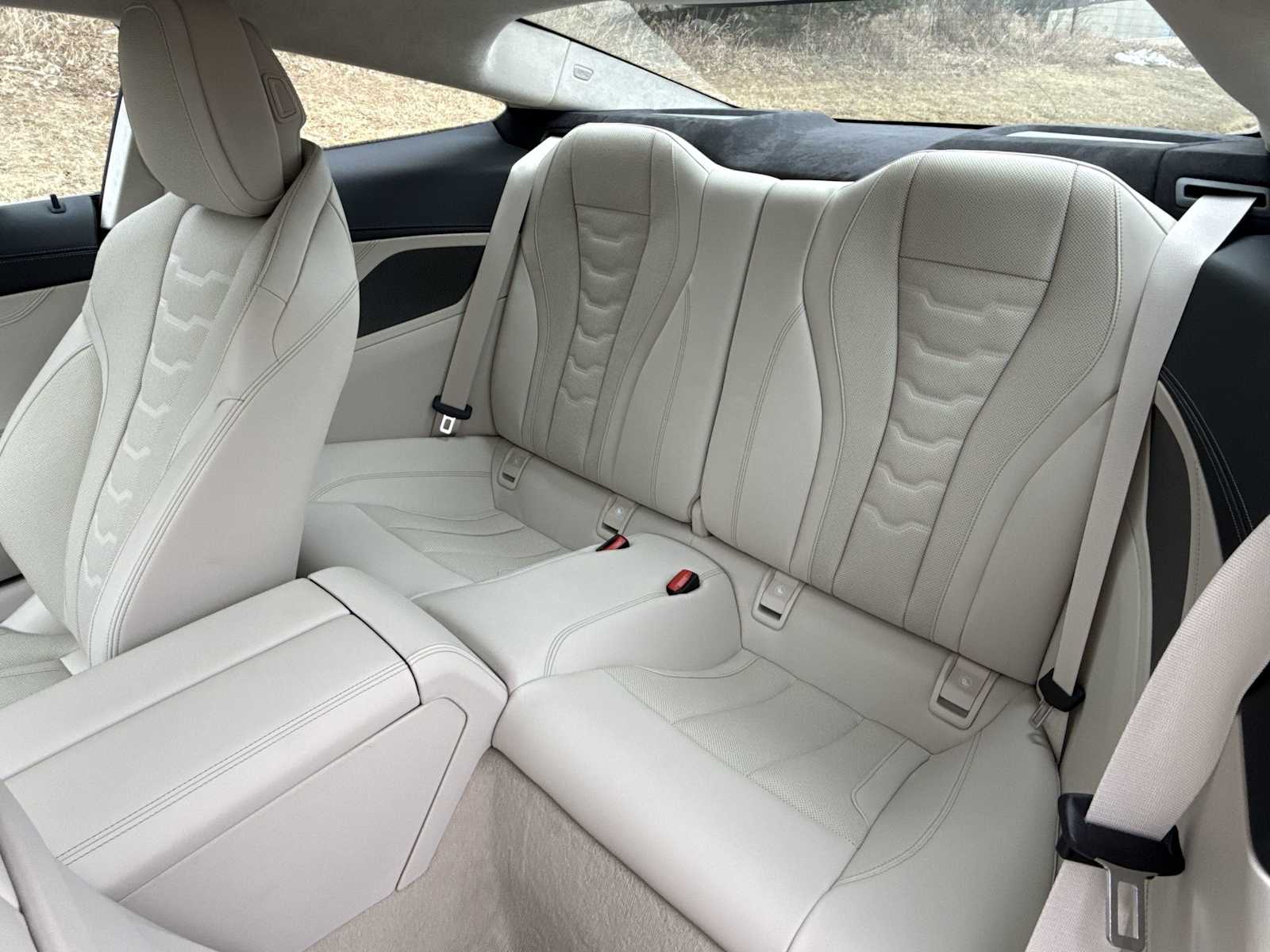2026 BMW 8 Series M850i - Photo 18