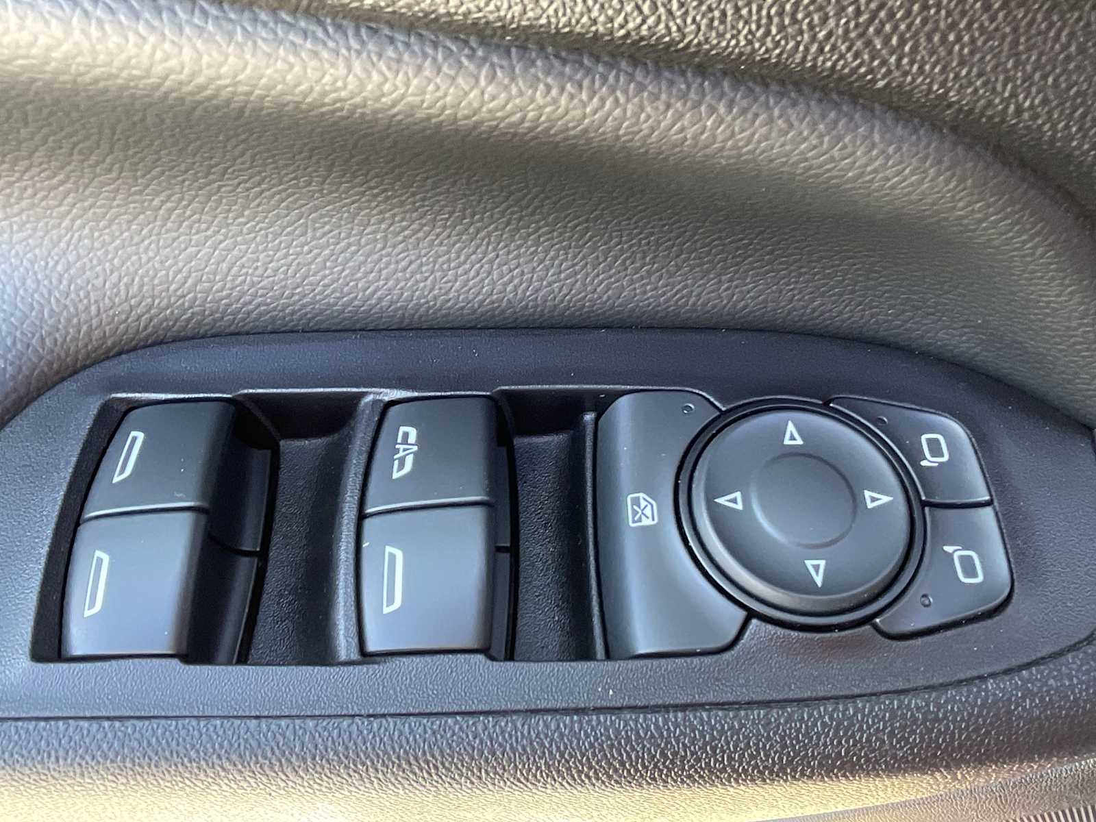 Thumbnail: 2020 Chevrolet Equinox - 18