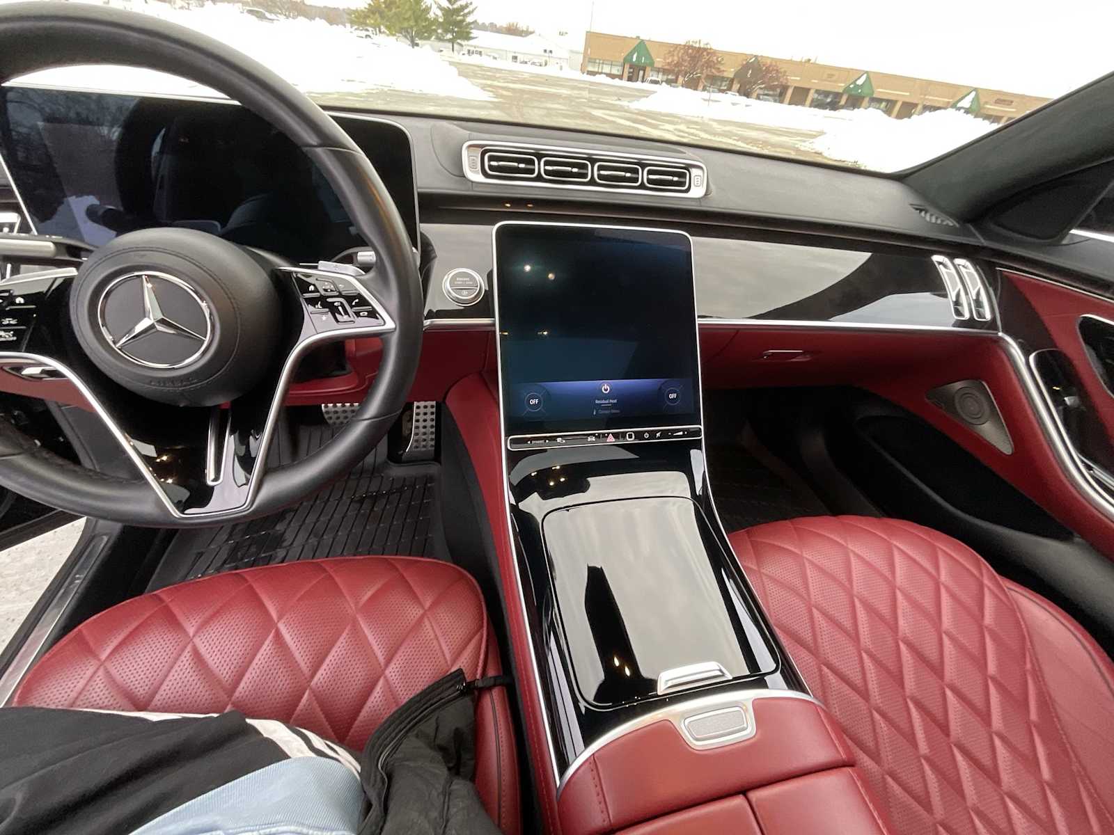 Thumbnail: 2023 Mercedes-Benz S-Class - 26