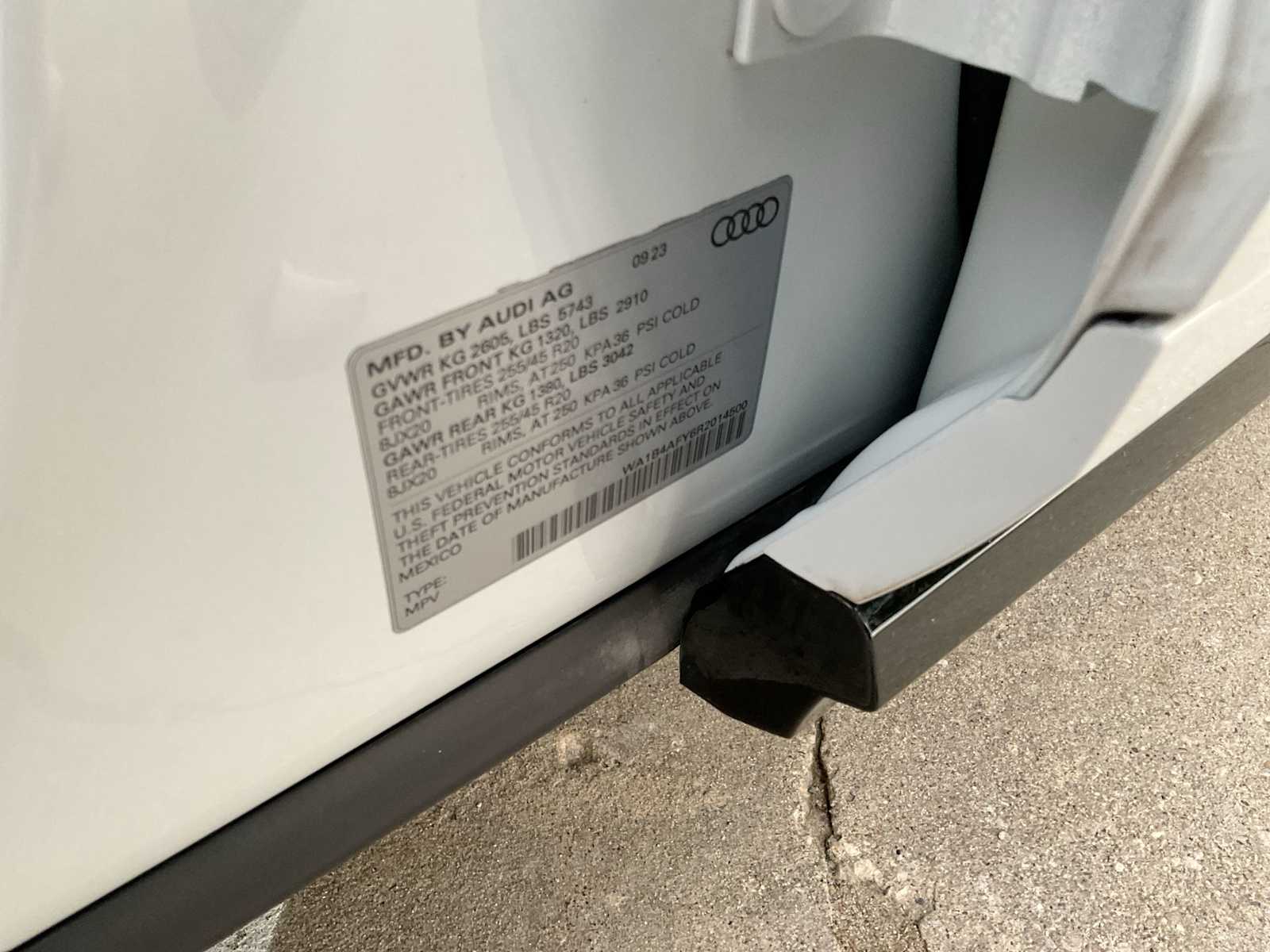 Thumbnail: 2024 Audi SQ5 - 38