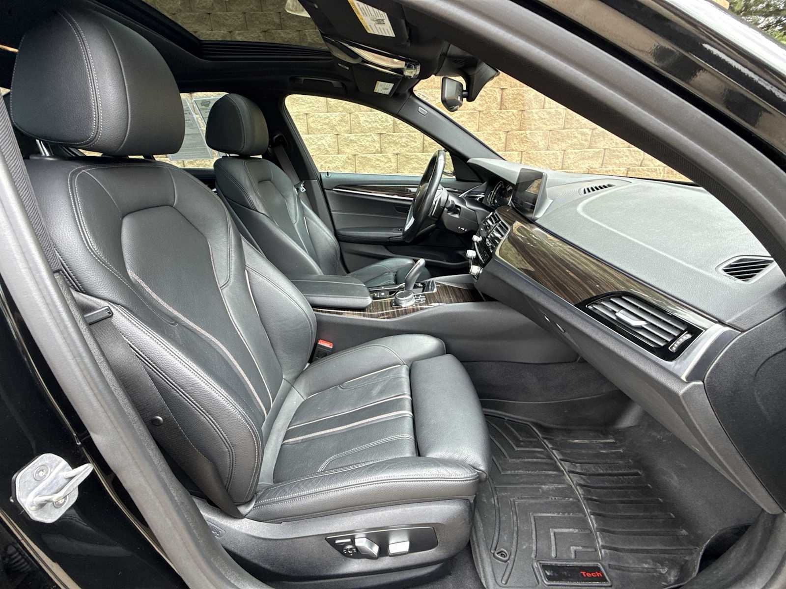 Thumbnail: 2019 BMW 5 Series - 24