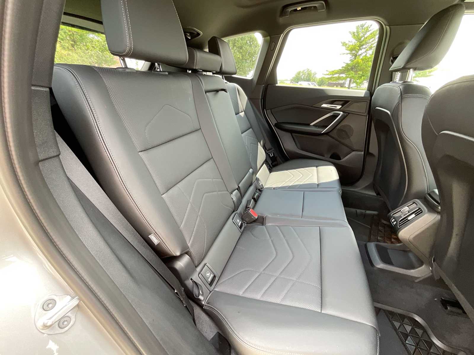 Thumbnail: 2025 BMW X1 - 21