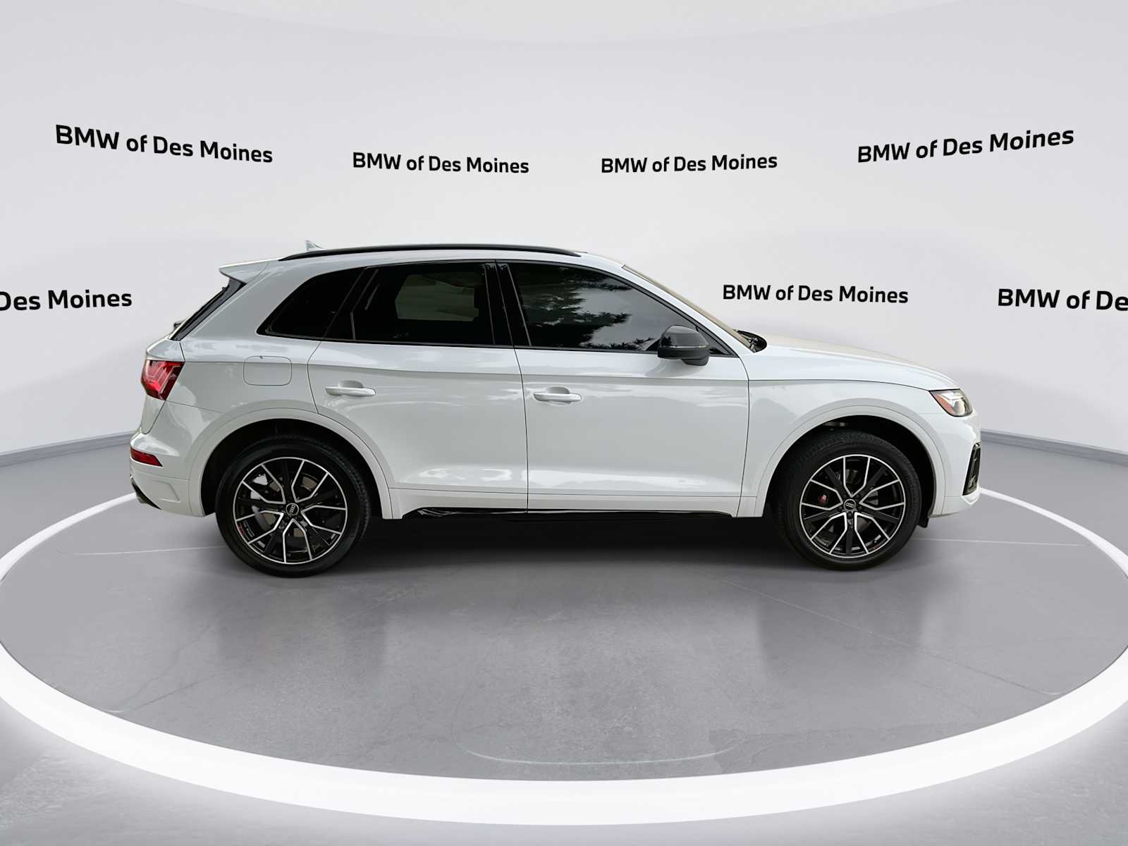 Thumbnail: 2024 Audi SQ5 - 9