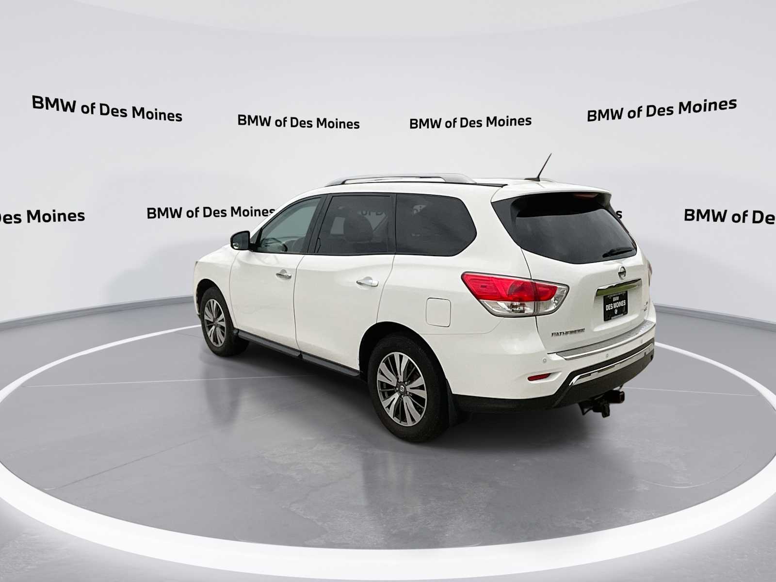 Thumbnail: 2016 Nissan Pathfinder - 6