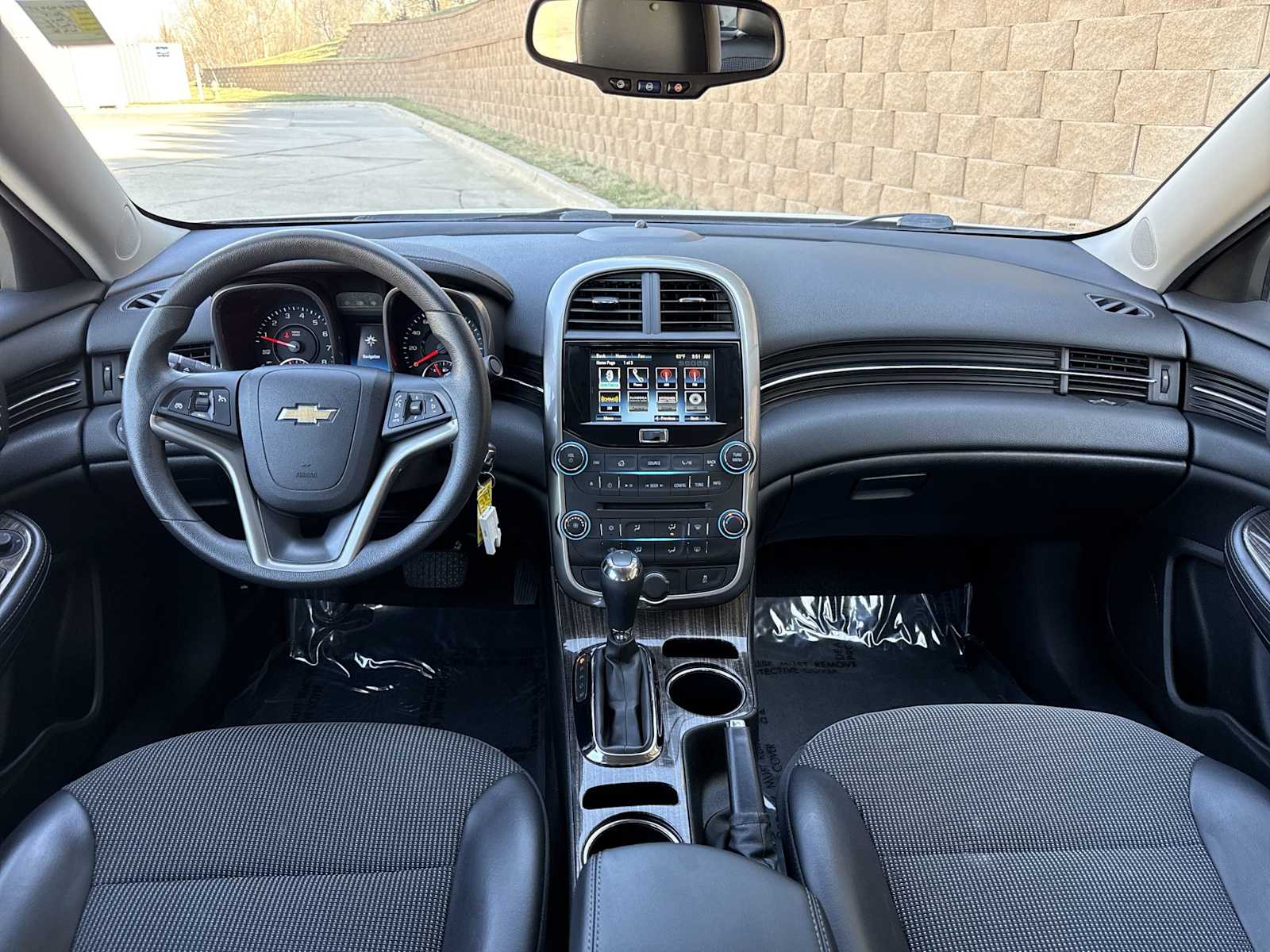 Thumbnail: 2015 Chevrolet Malibu - 16