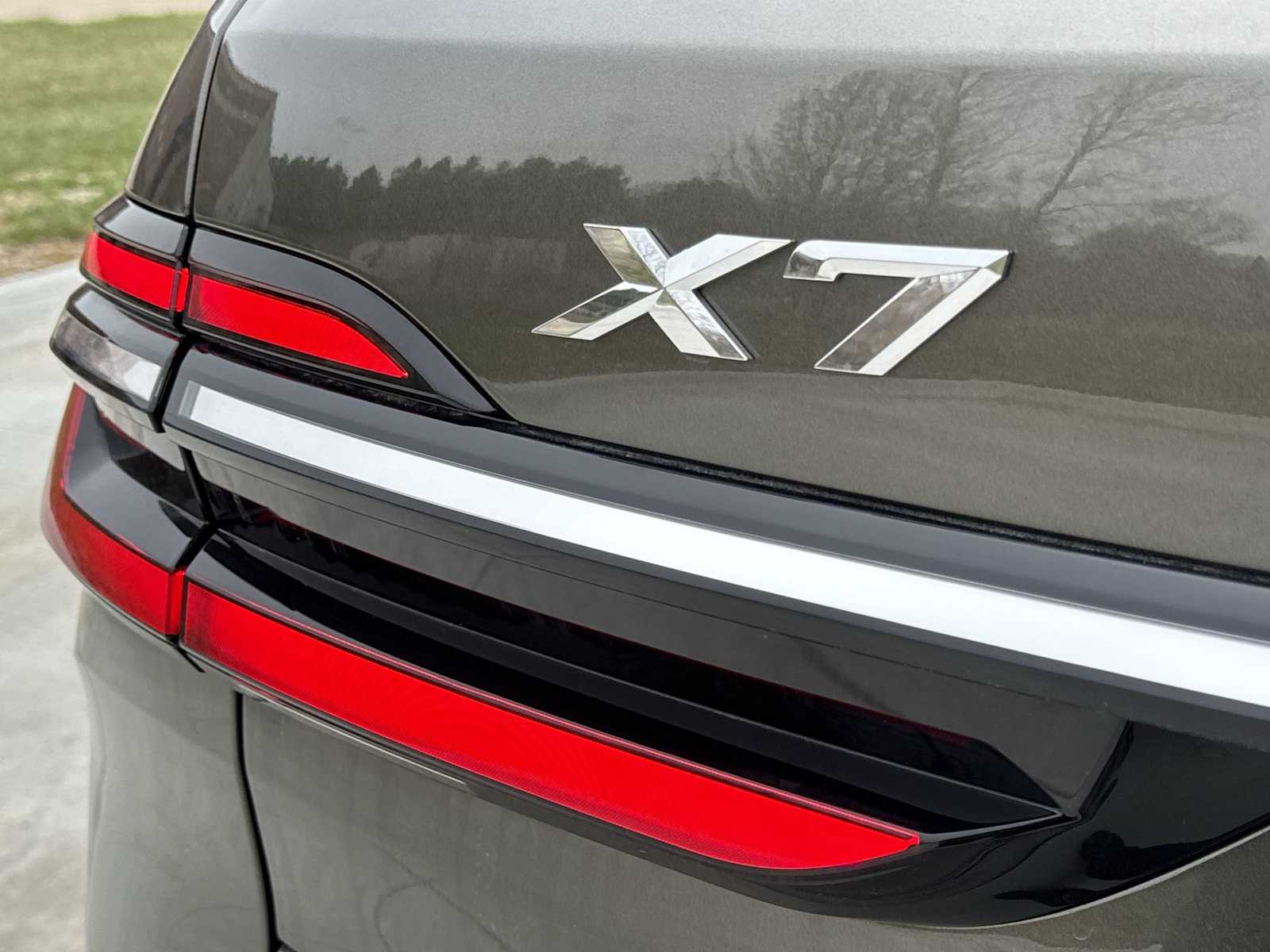 Thumbnail: 2025 BMW X7 - 13