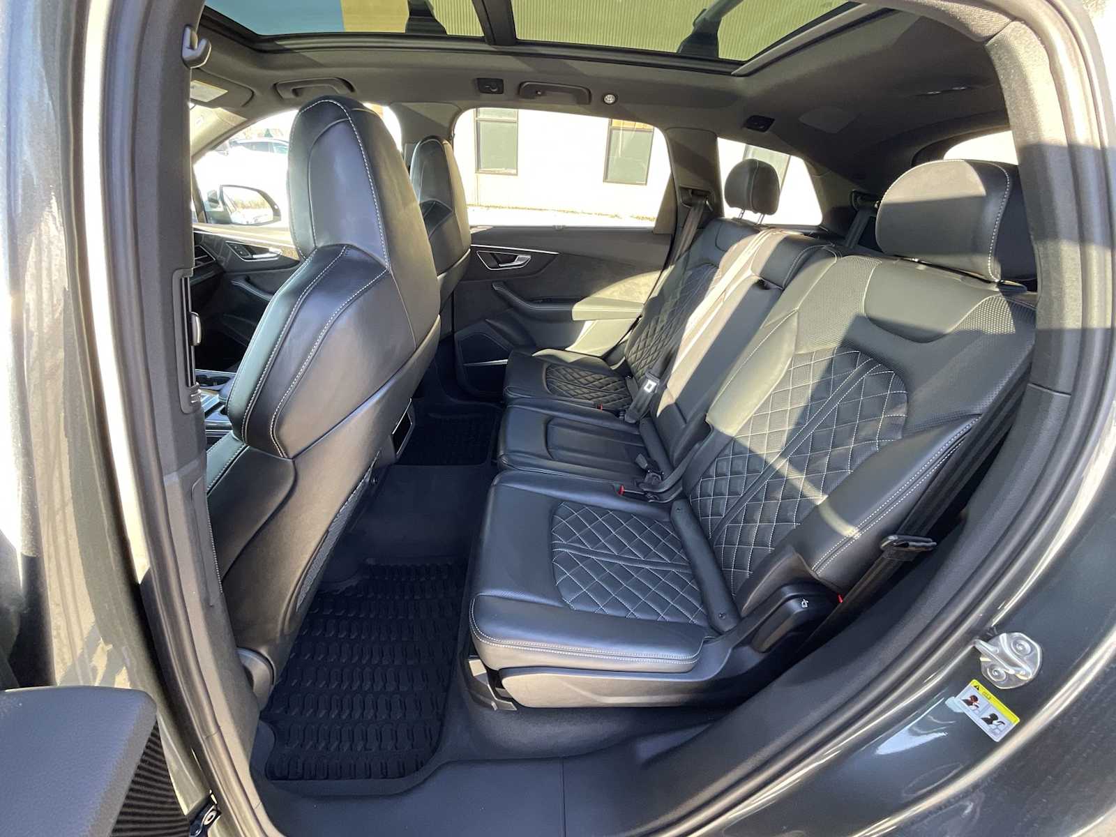 Thumbnail: 2021 Audi SQ7 - 12