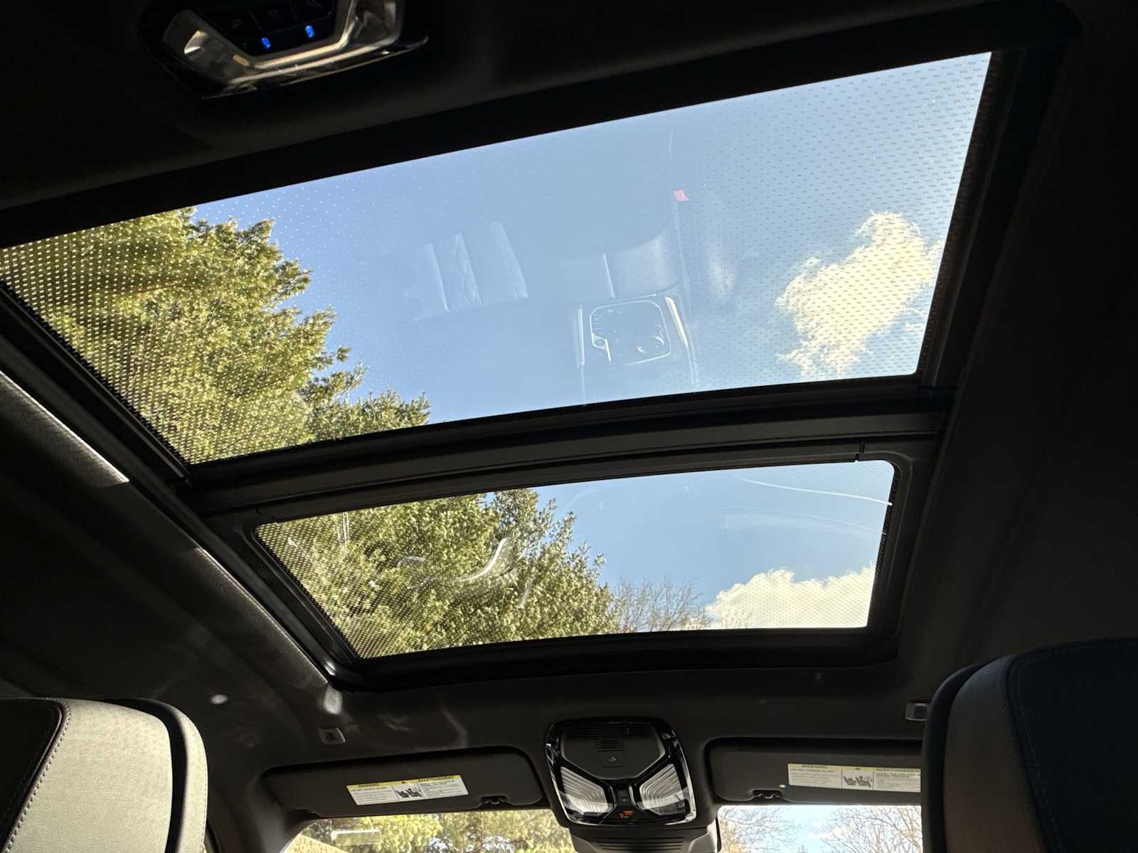 Thumbnail: 2025 BMW X6 - 23