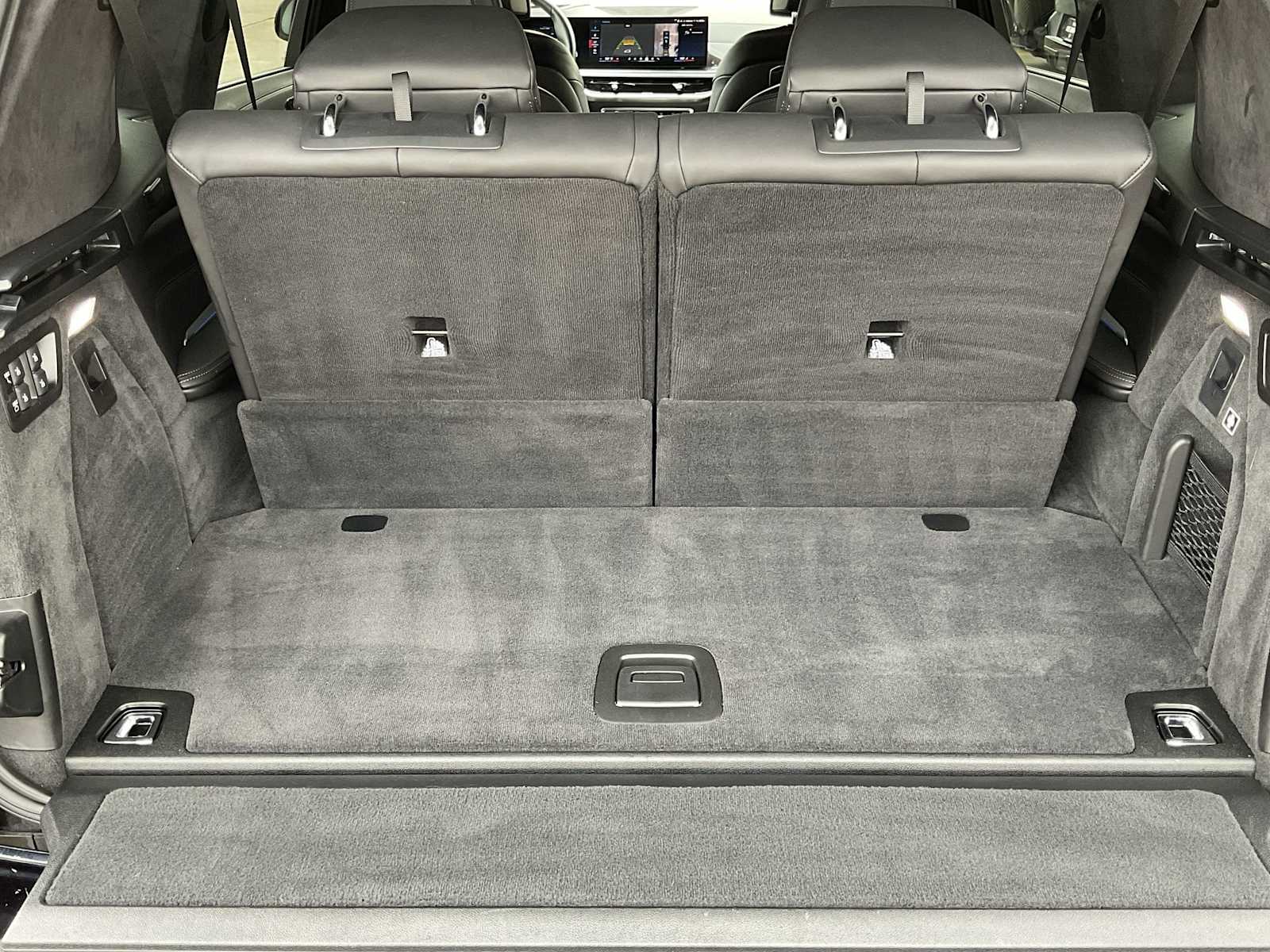 Thumbnail: 2024 BMW X7 - 36