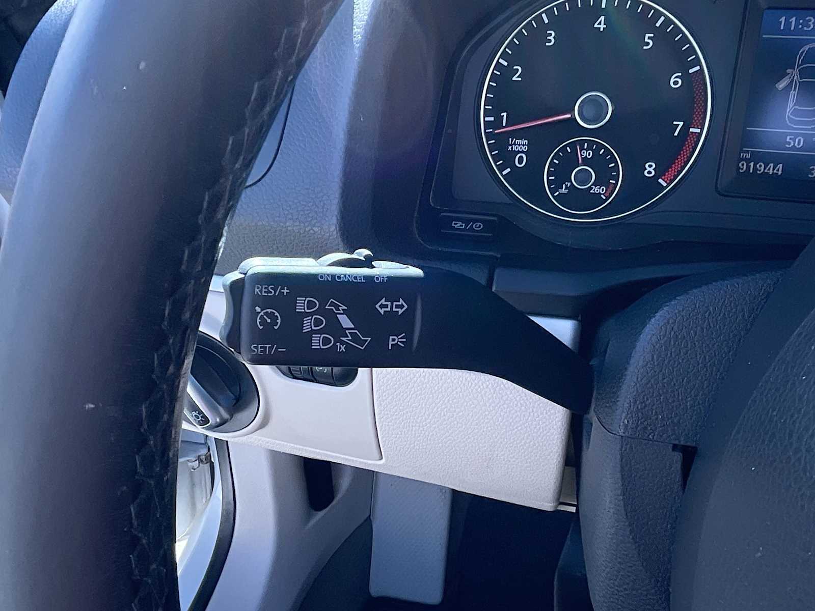 Thumbnail: 2014 Volkswagen Eos - 30