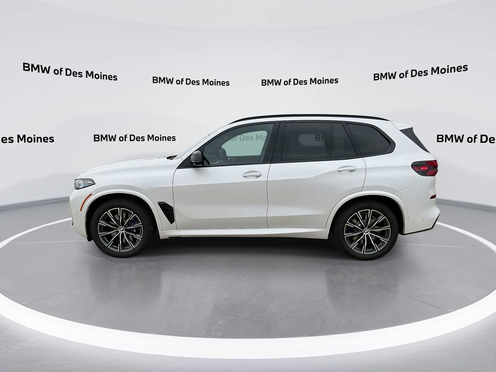 2025 BMW X5 M60i 5