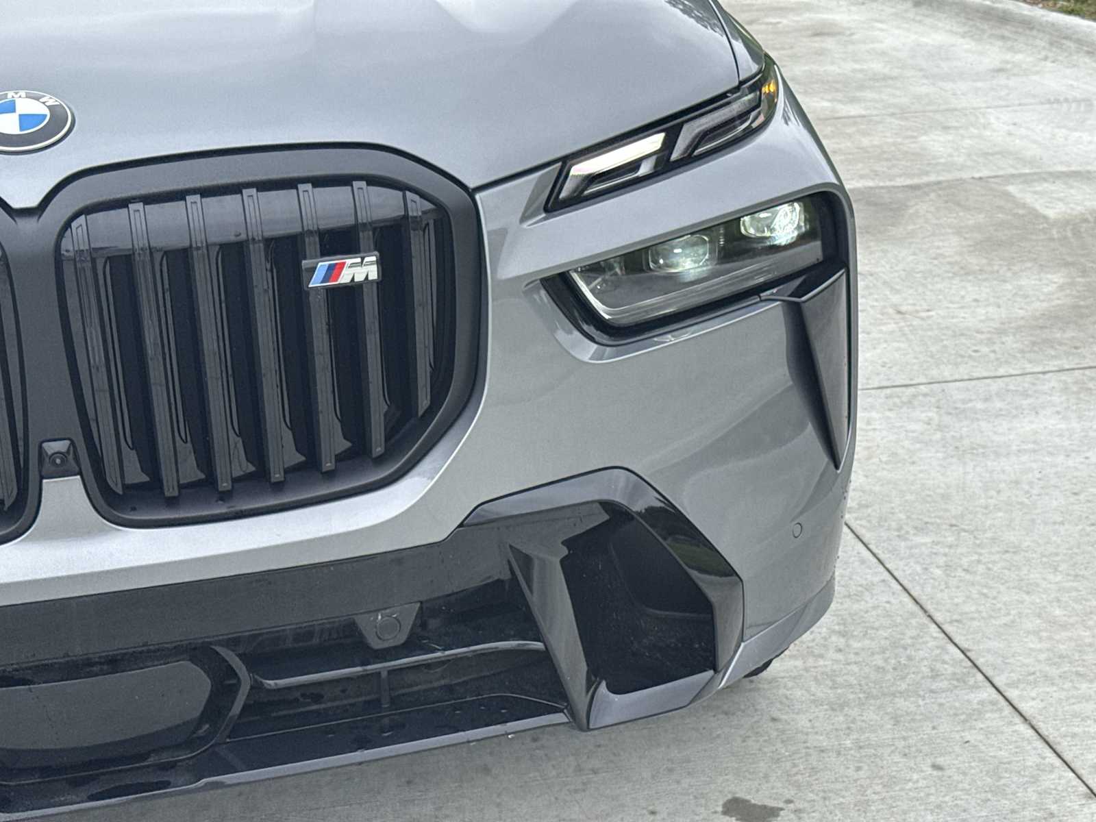 Thumbnail: 2026 BMW X7 - 11