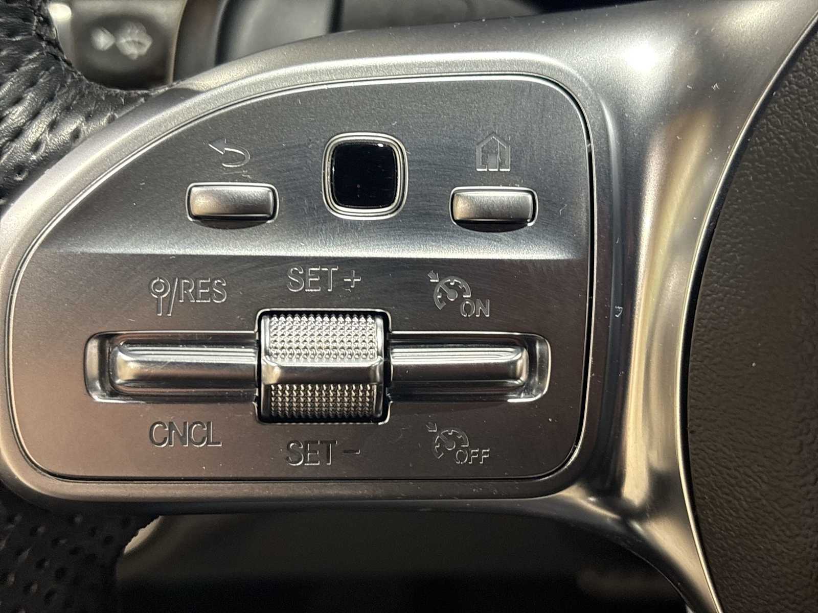 Thumbnail: 2022 Mercedes-Benz C-Class - 20