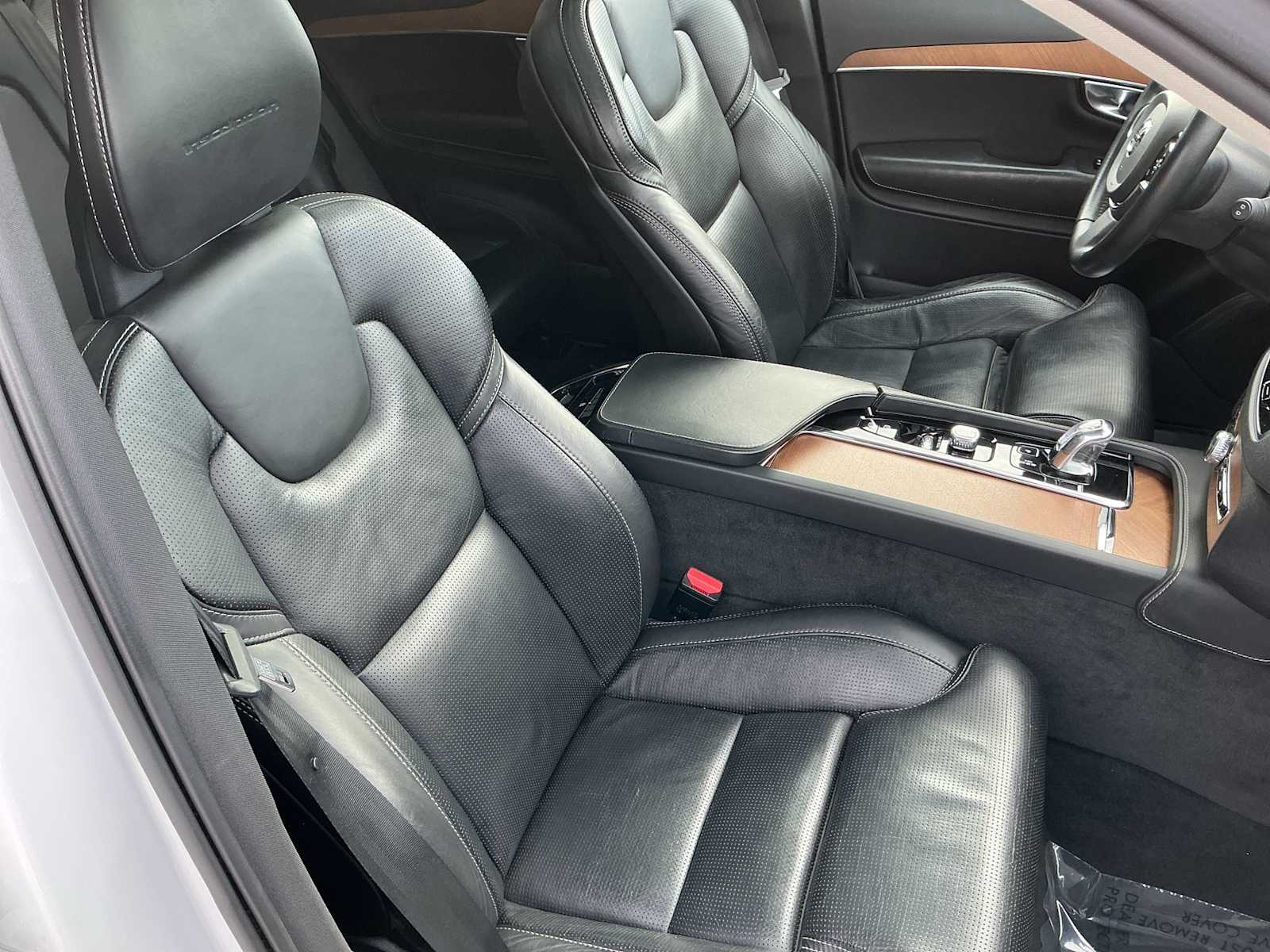 Thumbnail: 2018 Volvo XC90 - 24