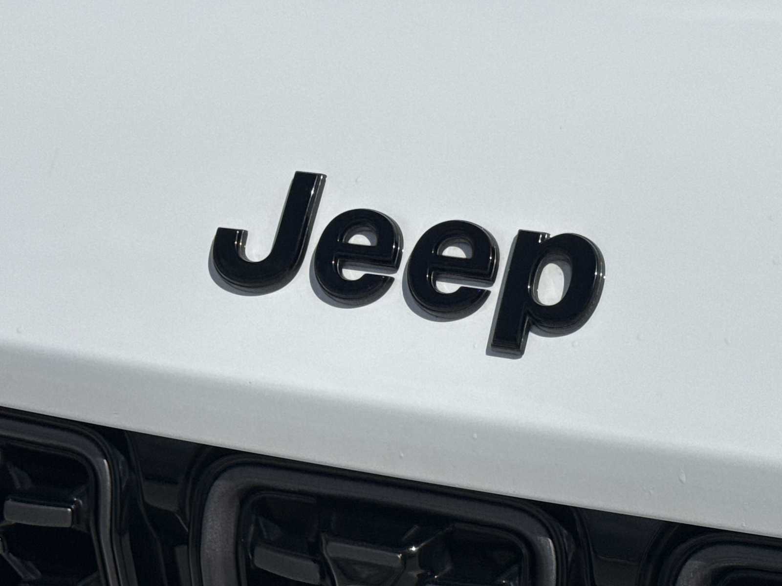 Thumbnail: 2023 Jeep Grand Cherokee - 12