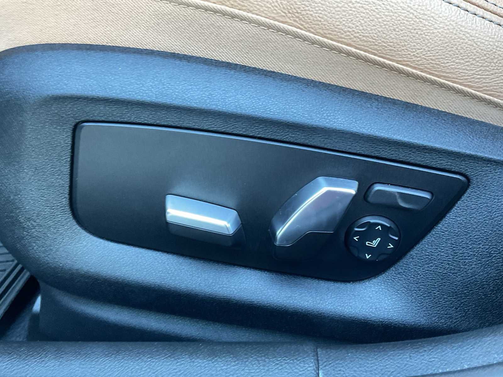 Thumbnail: 2023 BMW 5 Series - 17