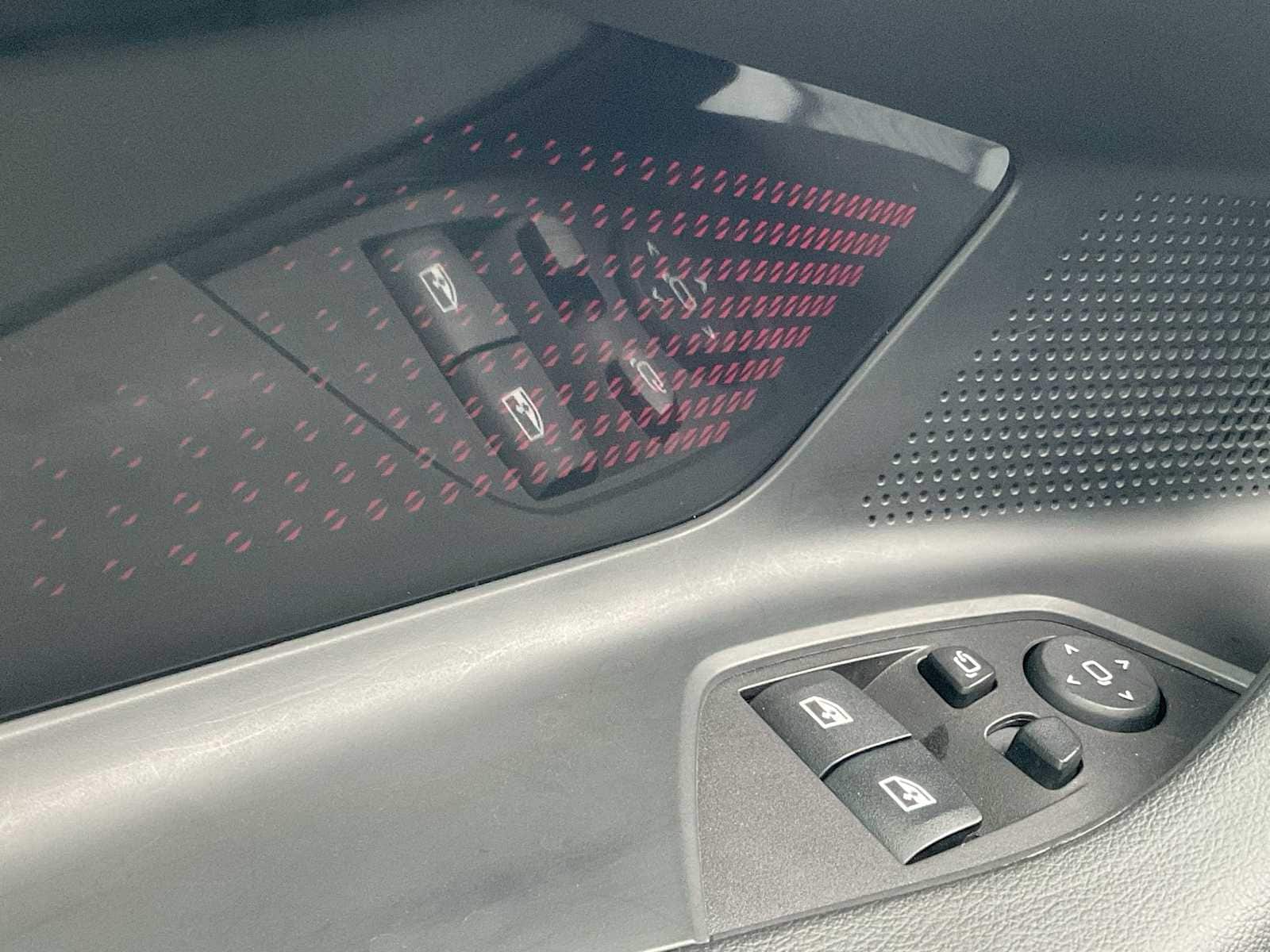 Thumbnail: 2025 BMW 2 Series - 12