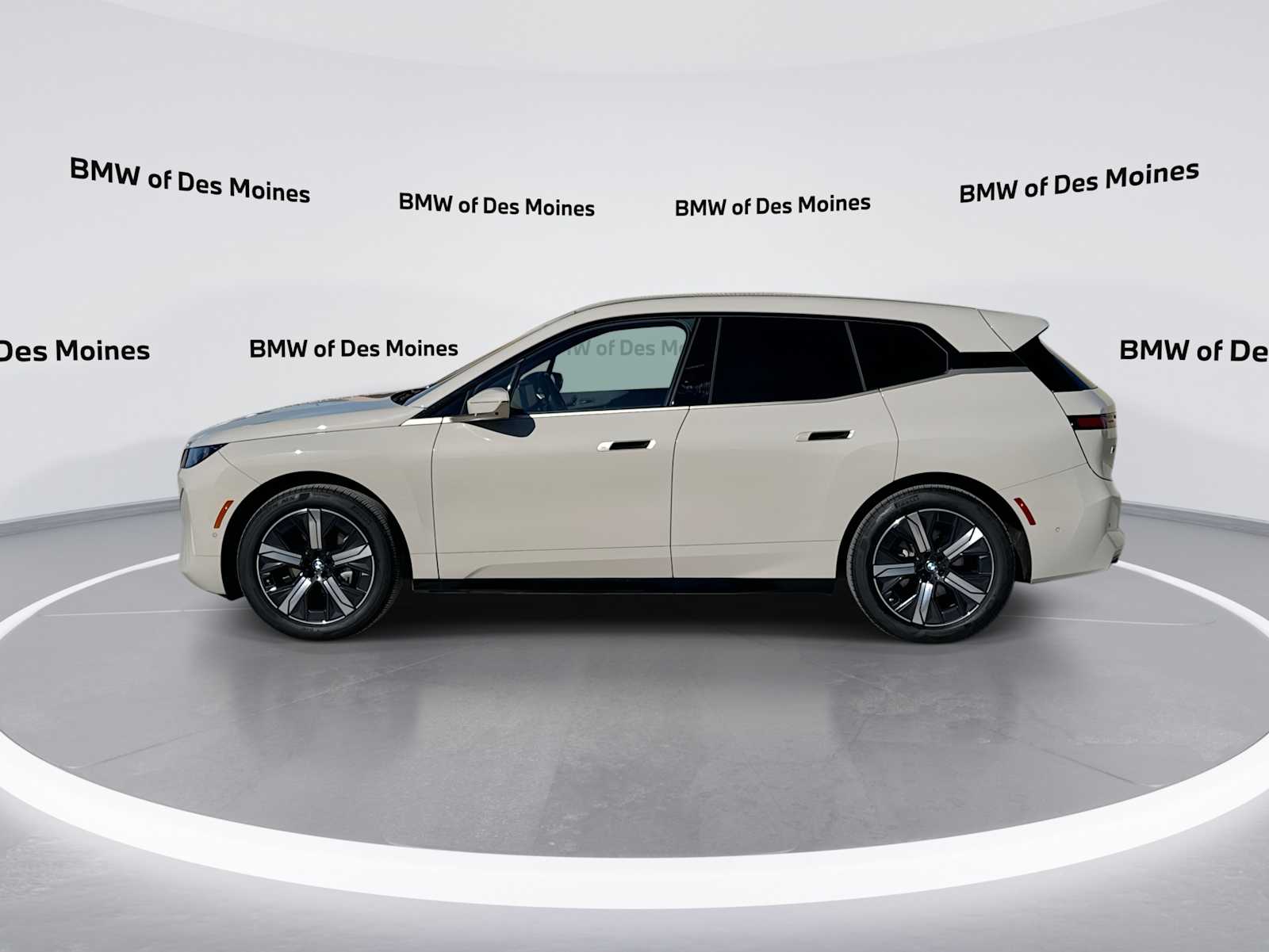 Thumbnail: 2026 BMW iX - 5