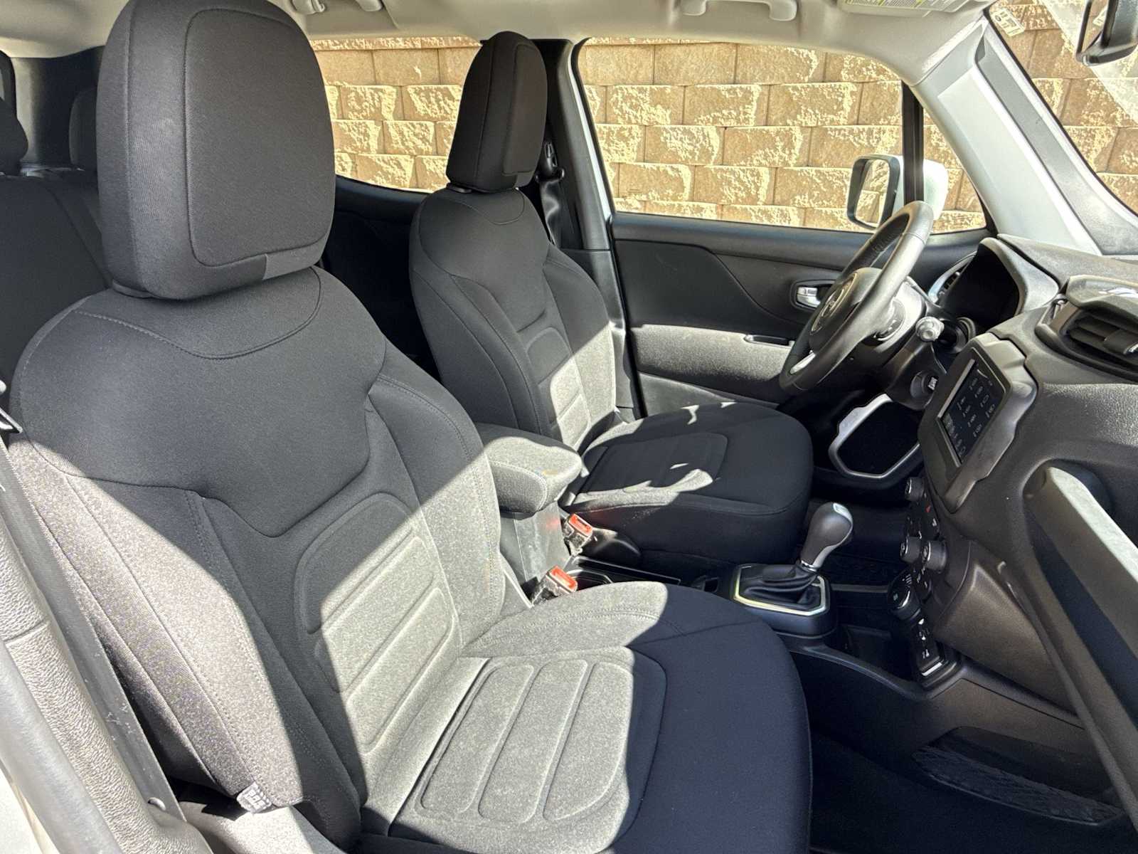 Thumbnail: 2019 Jeep Renegade - 22